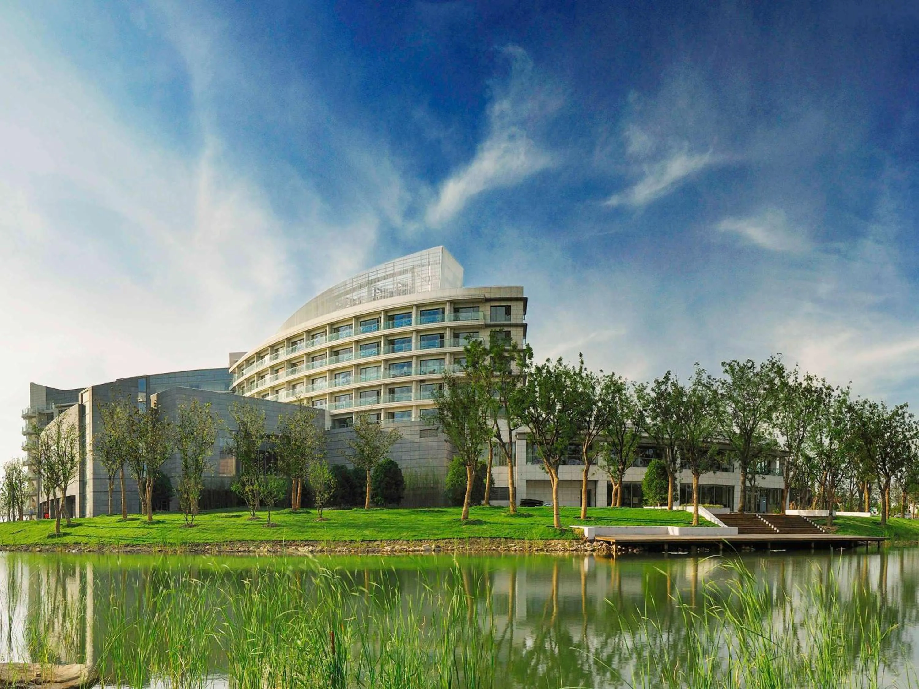 Property building in Fairmont Yangcheng Lake