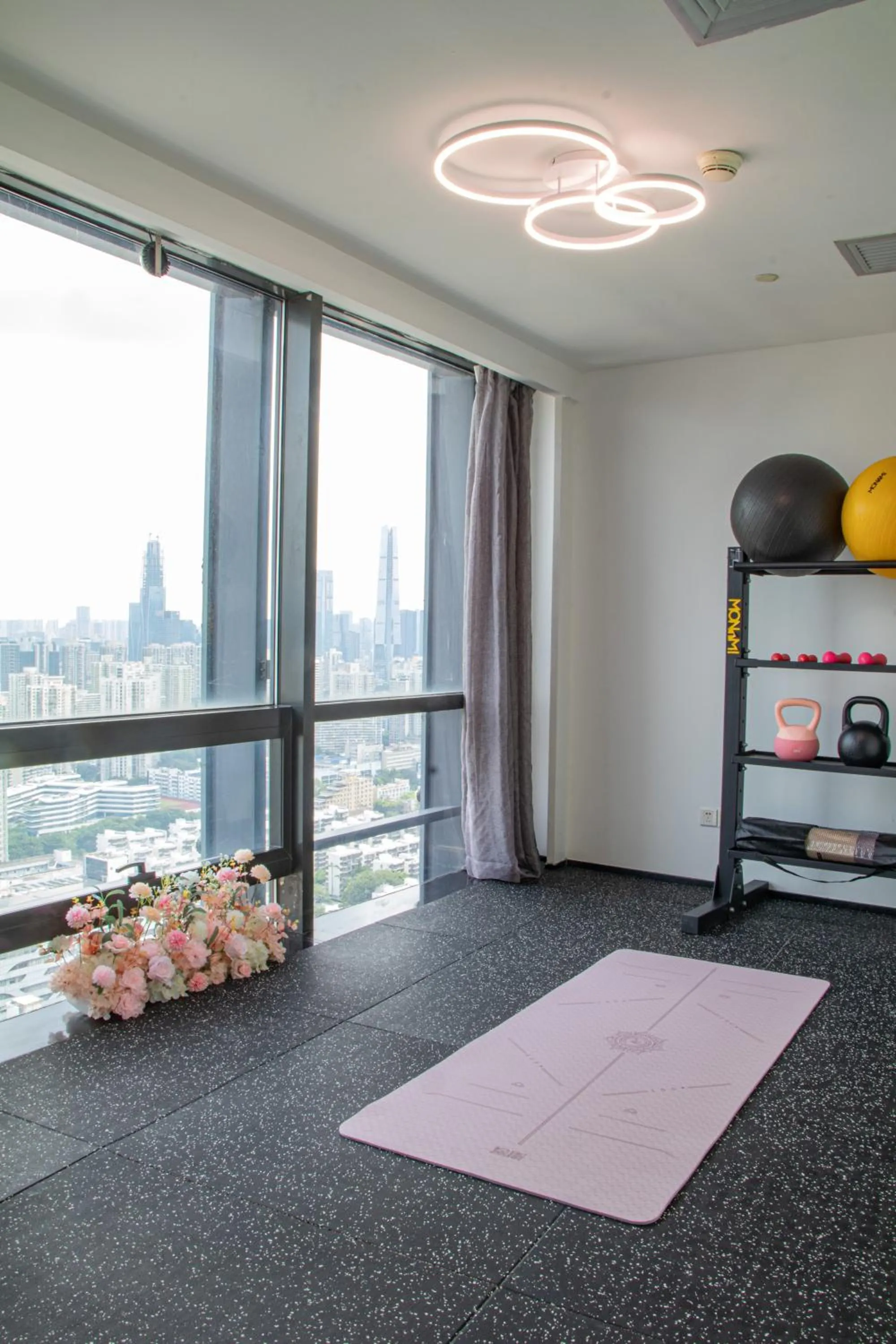 Fitness centre/facilities in Huaqiang Plaza Hotel Shenzhen