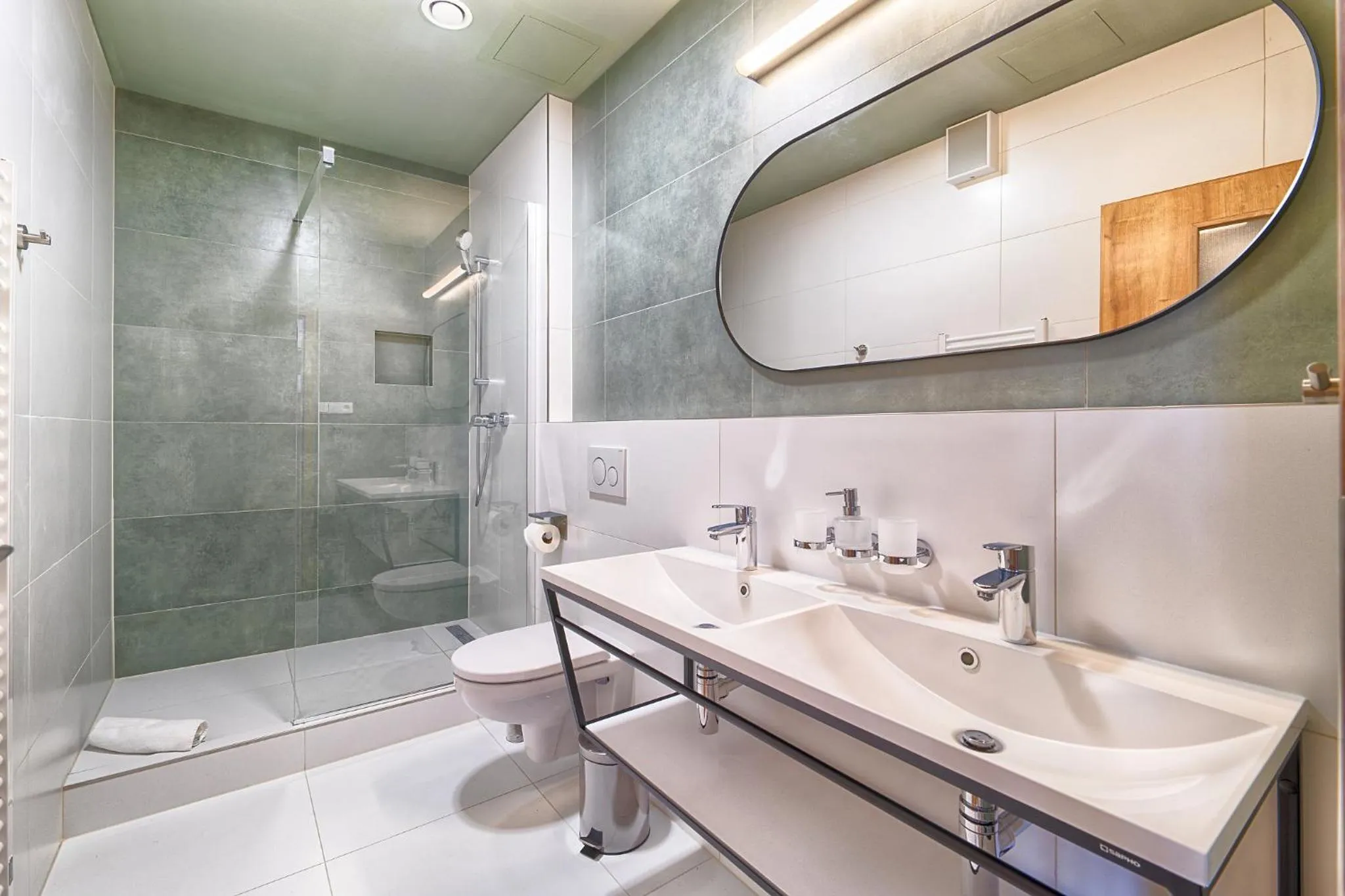 Bathroom in Luma Terra Prague Hostel