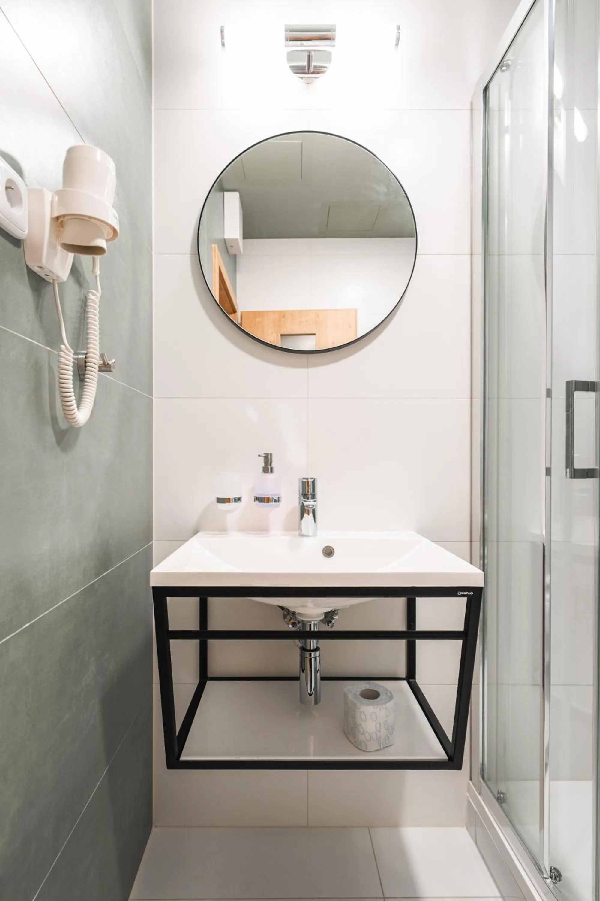 Bathroom in Luma Terra Prague Hostel