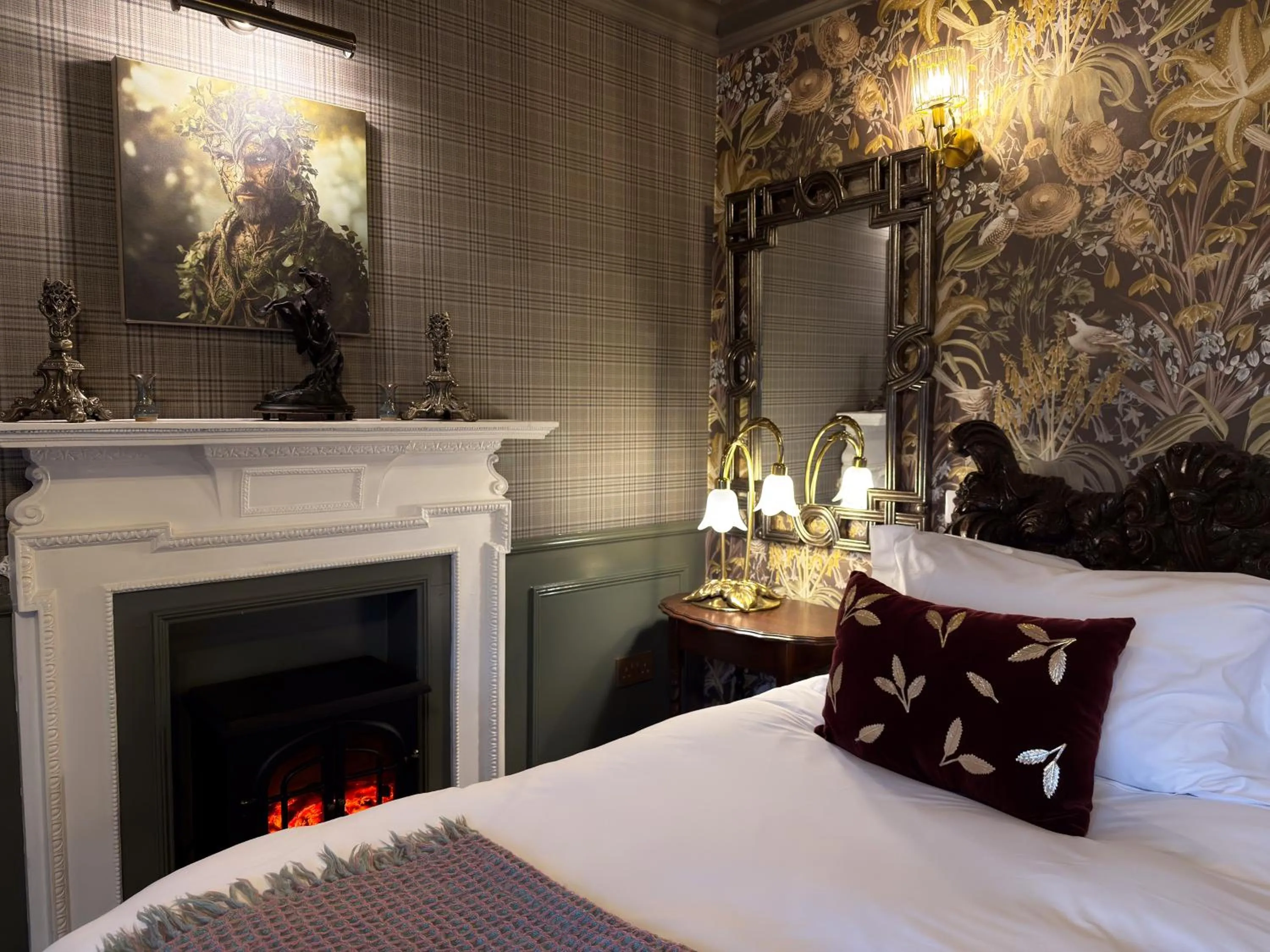 Bed in Glencruitten House