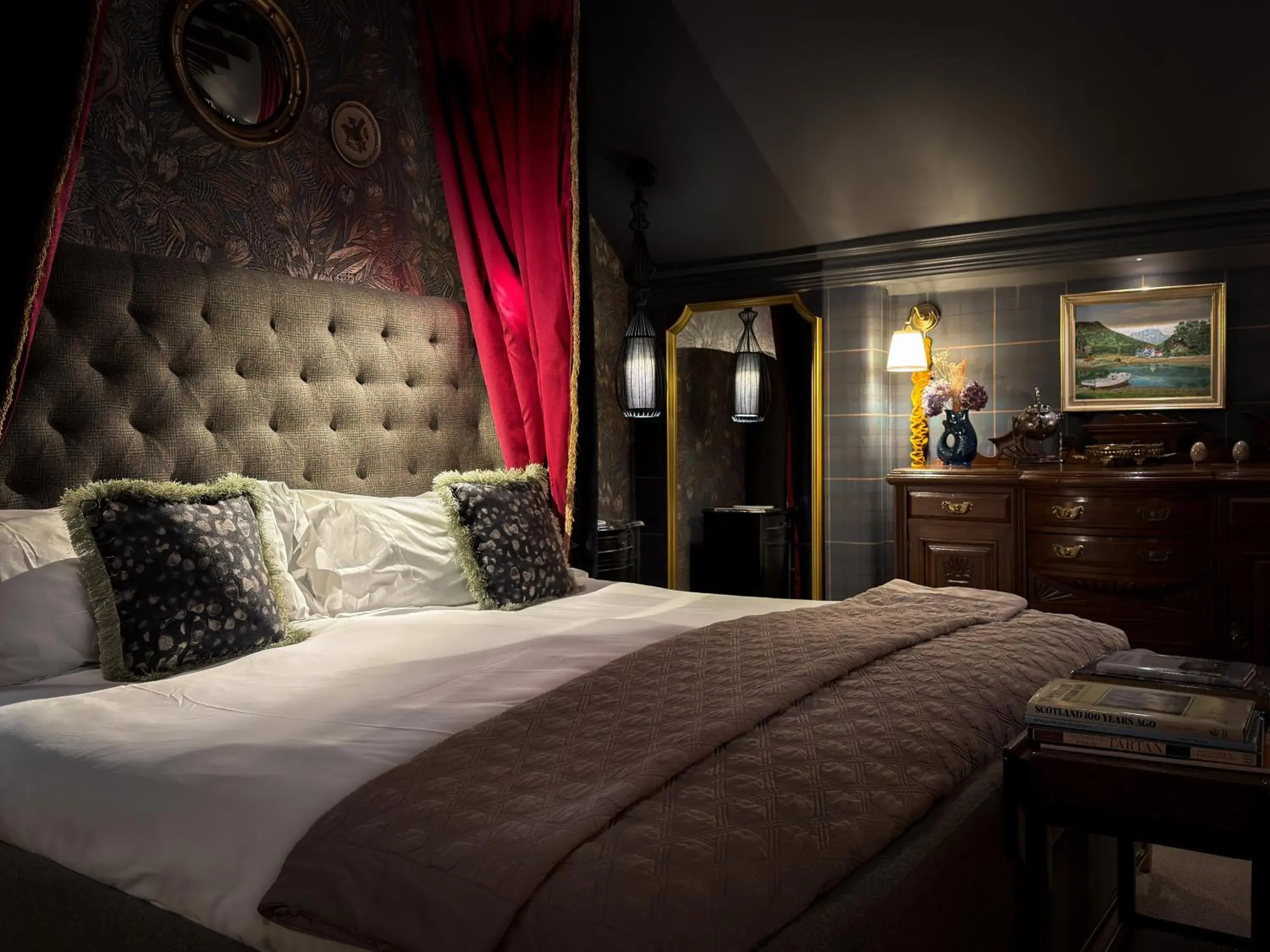 Deluxe Double Room in Glencruitten House Deluxe Double Room in Glencruitten House