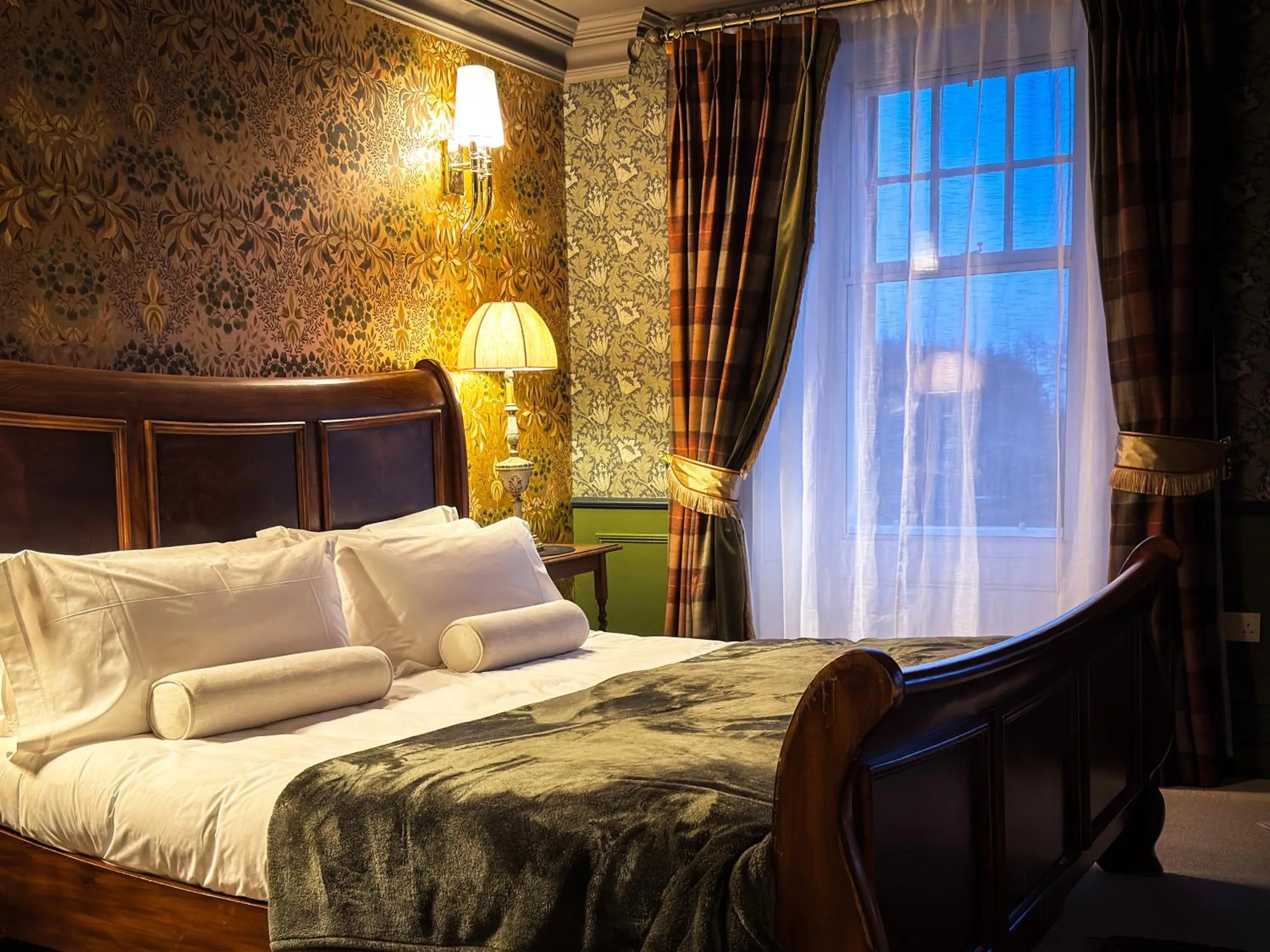 Bed in Glencruitten House