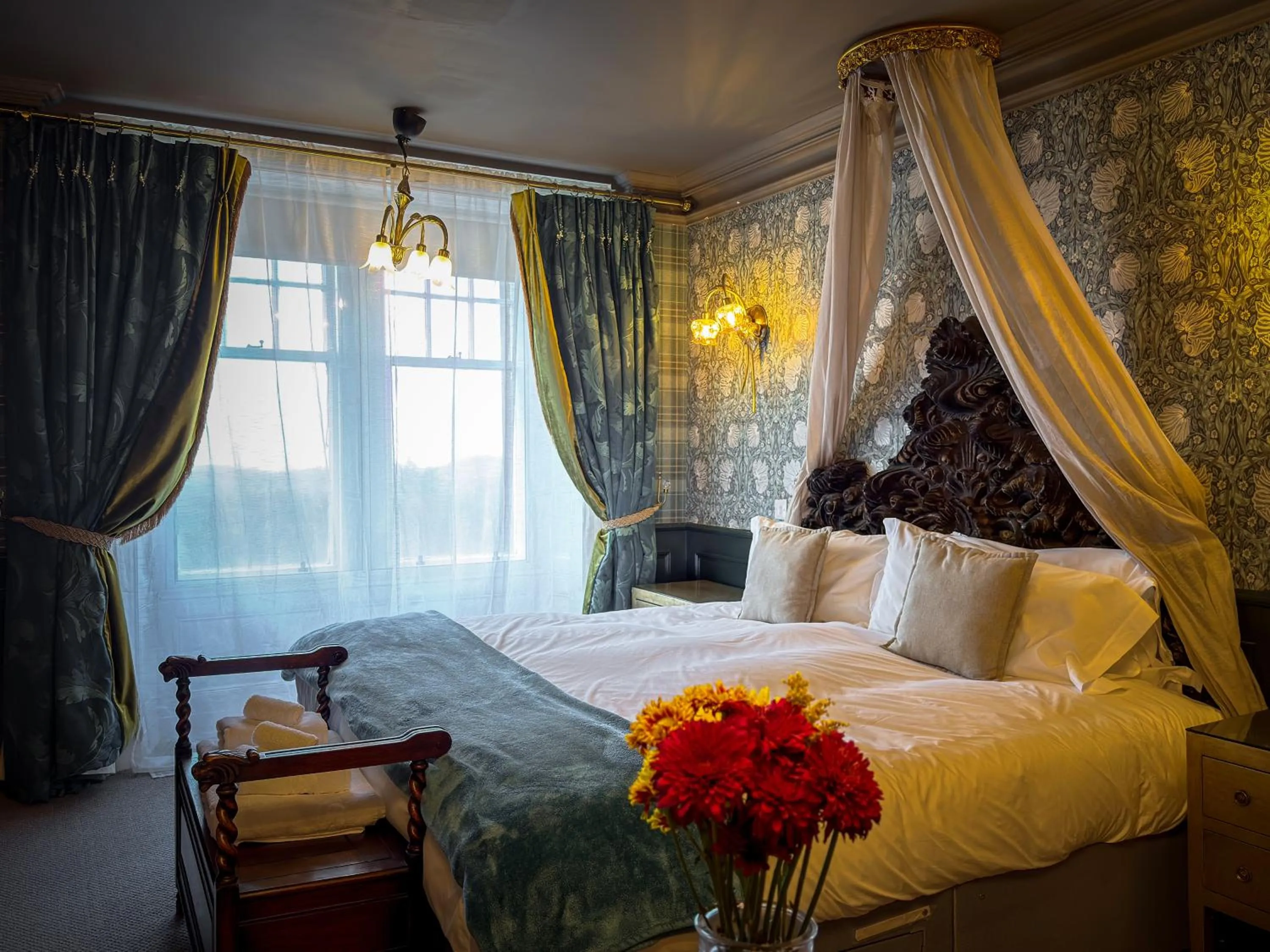 Bed in Glencruitten House