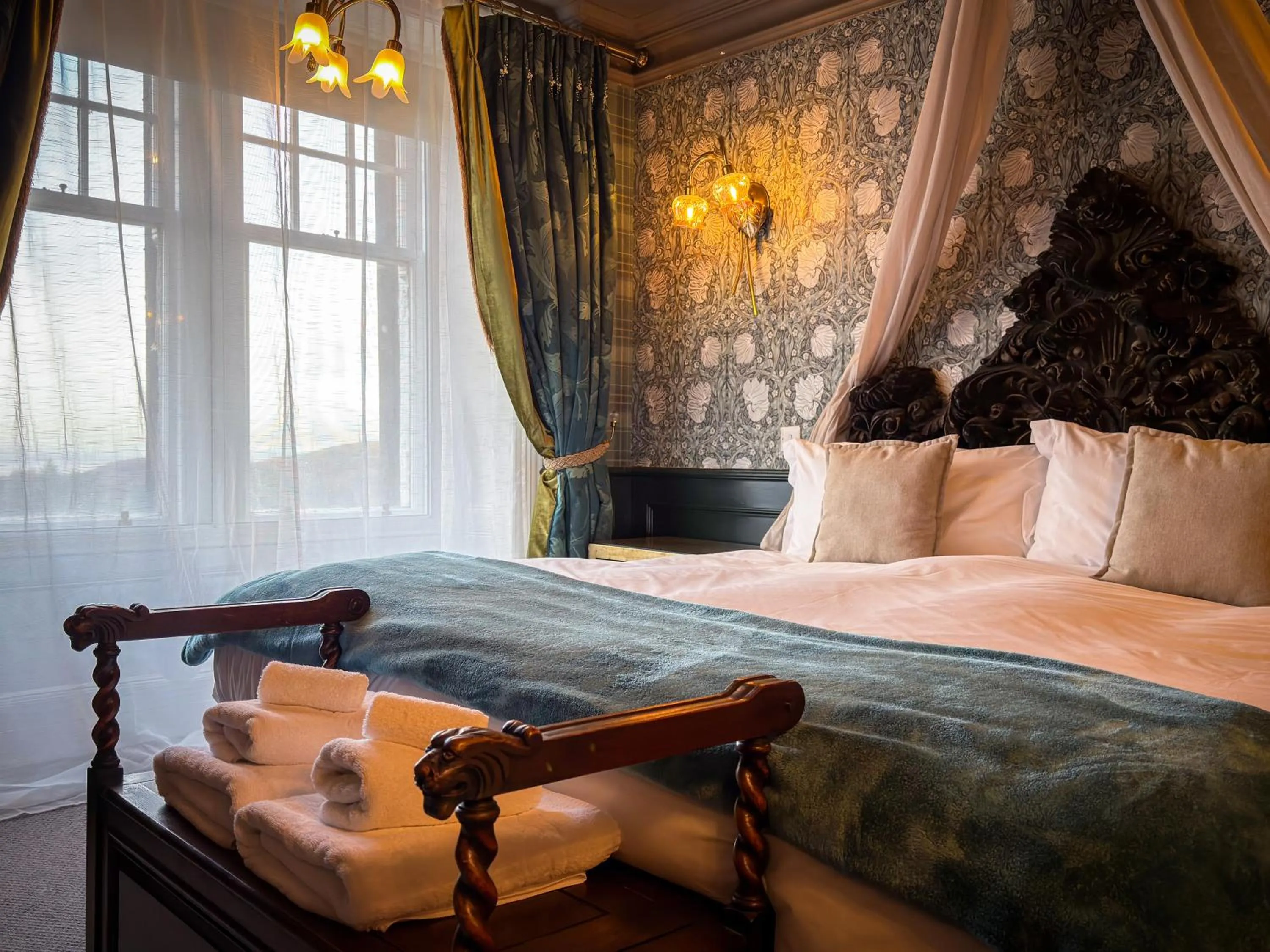 Bed in Glencruitten House