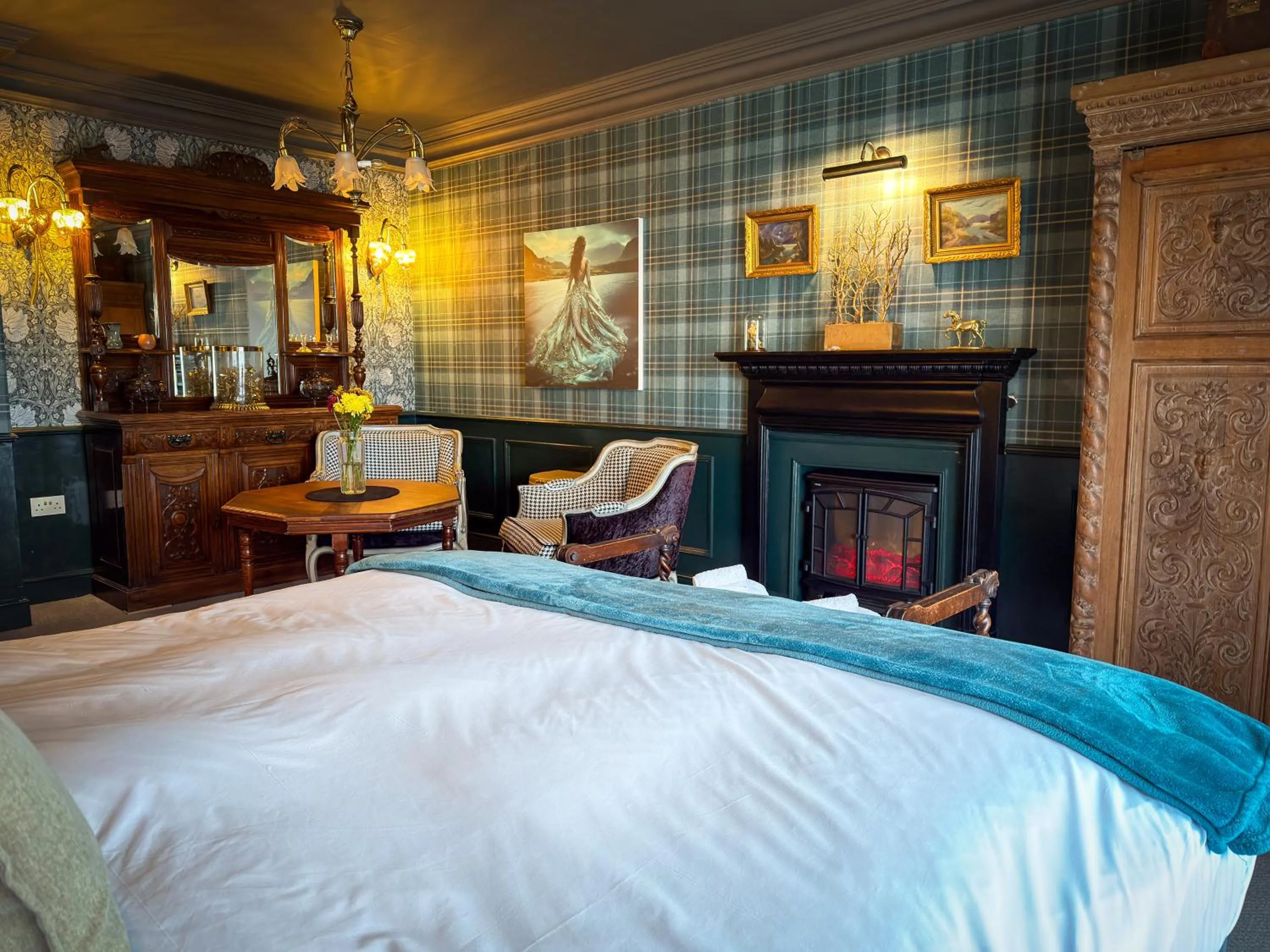 Bed in Glencruitten House