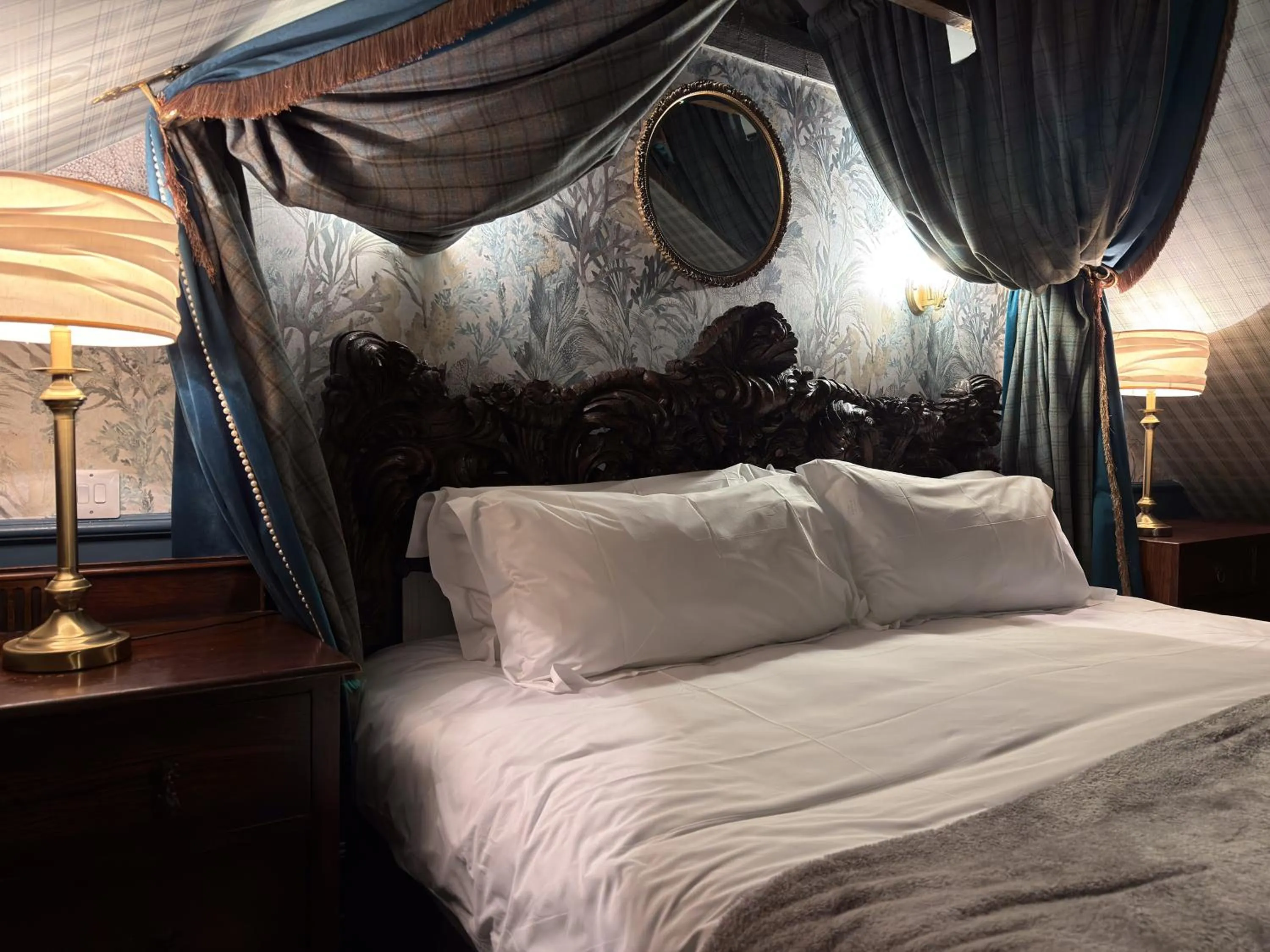 Bed in Glencruitten House