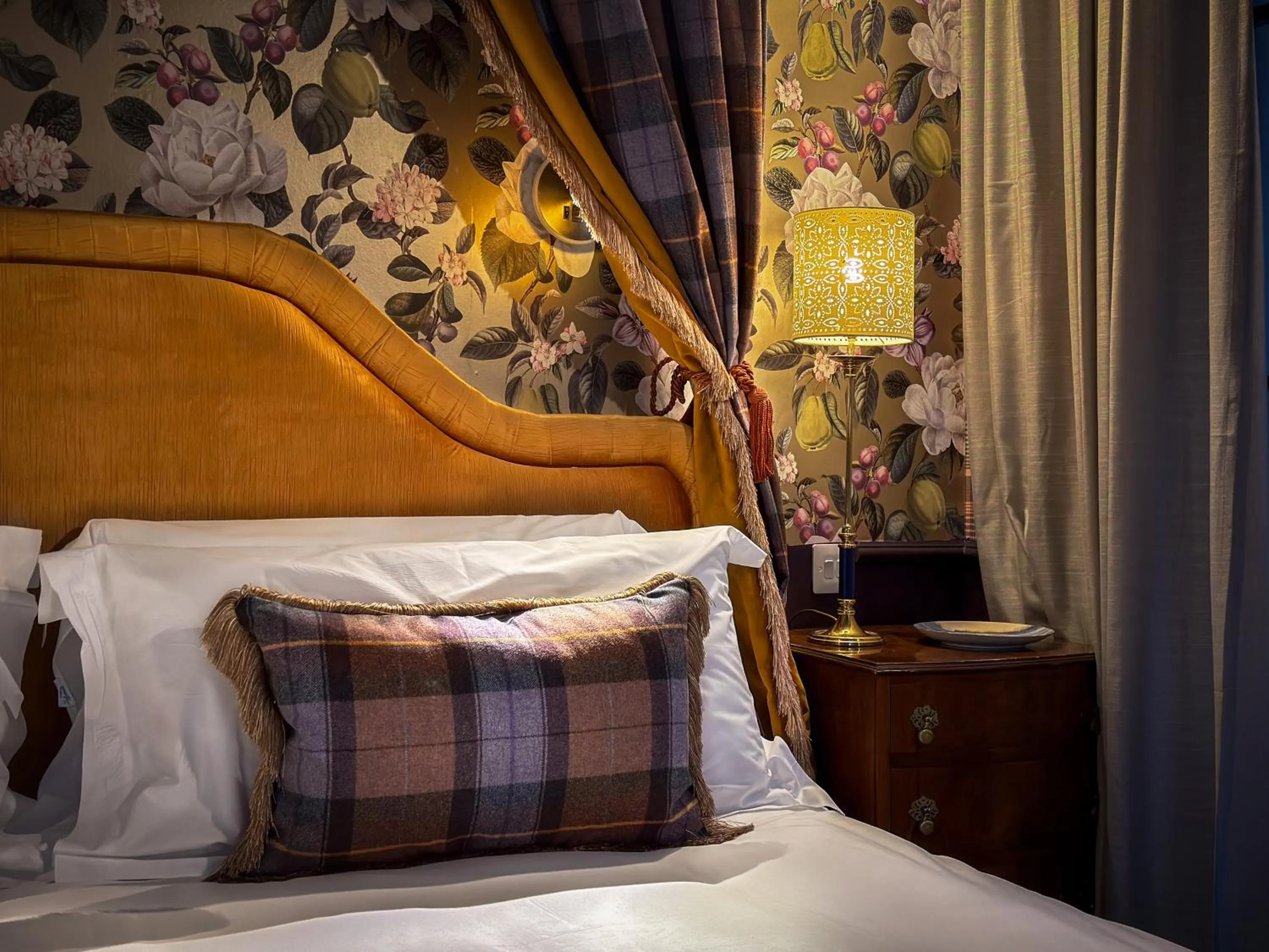 Bed in Glencruitten House