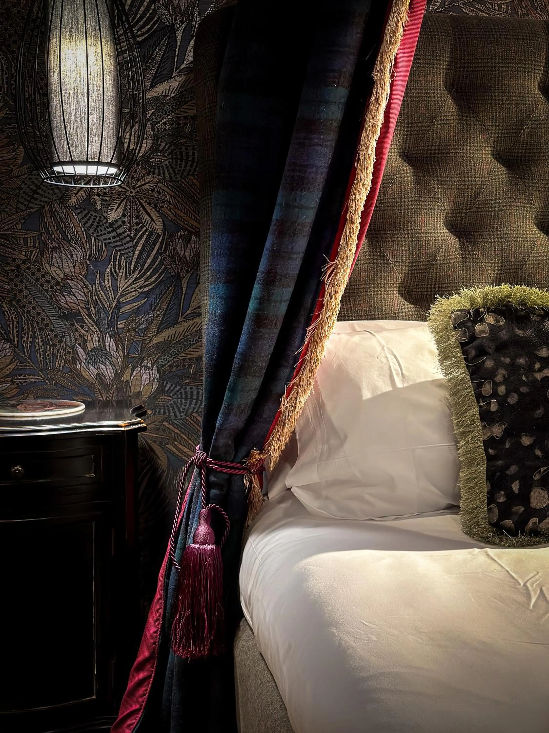 Bed in Glencruitten House