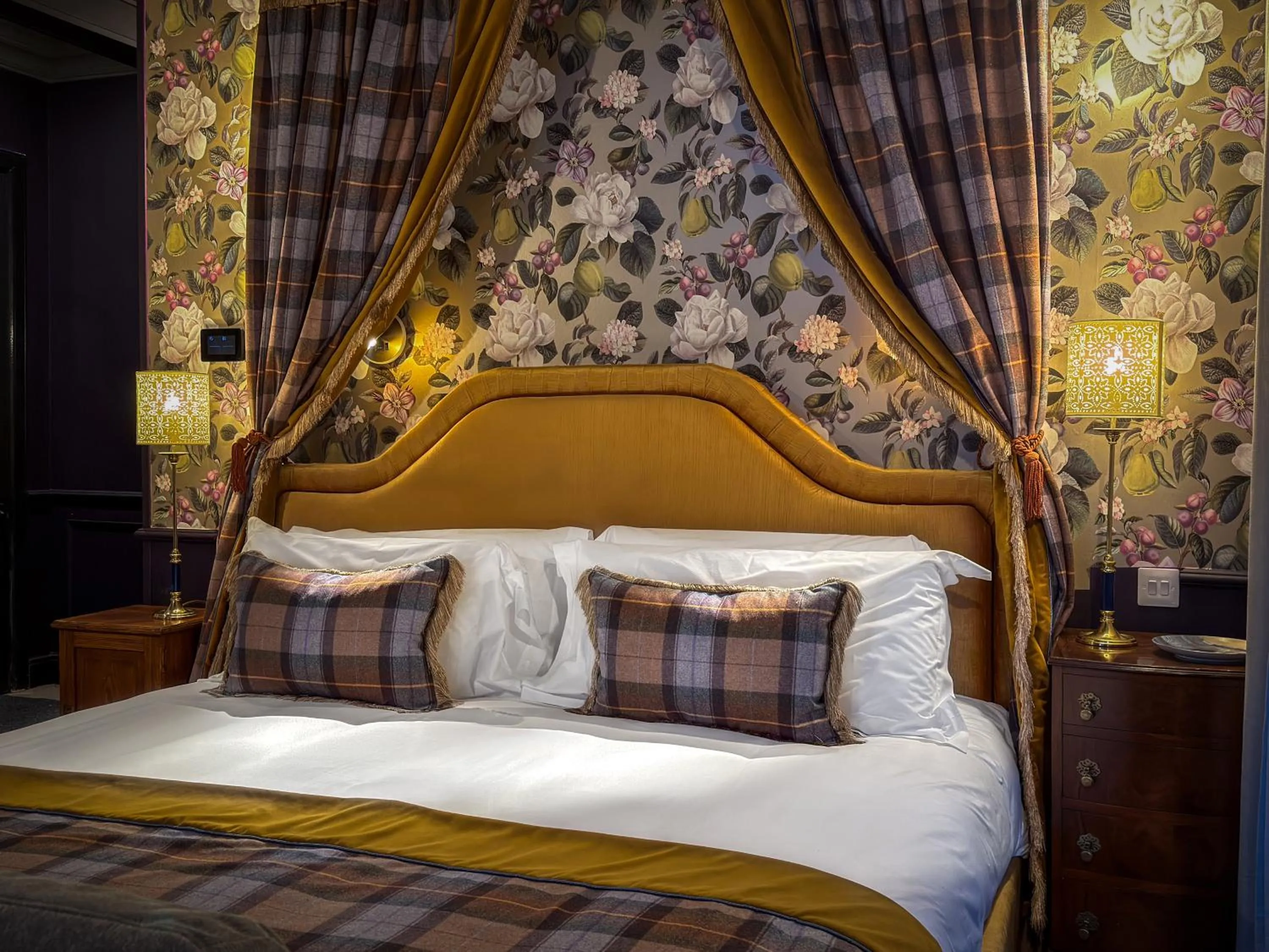 Bed in Glencruitten House