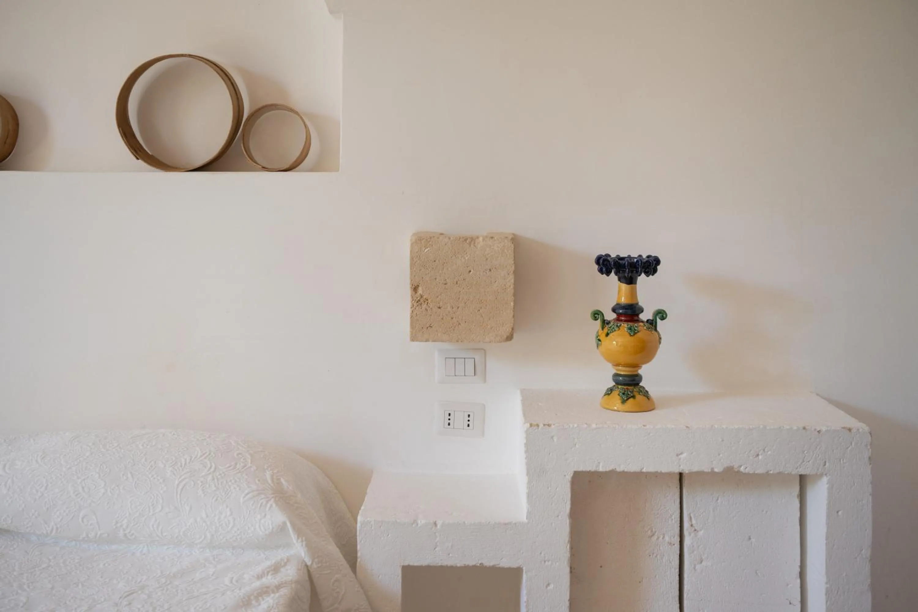 Decorative detail, Bed in Masseria Agrituristica Lama San Giorgio