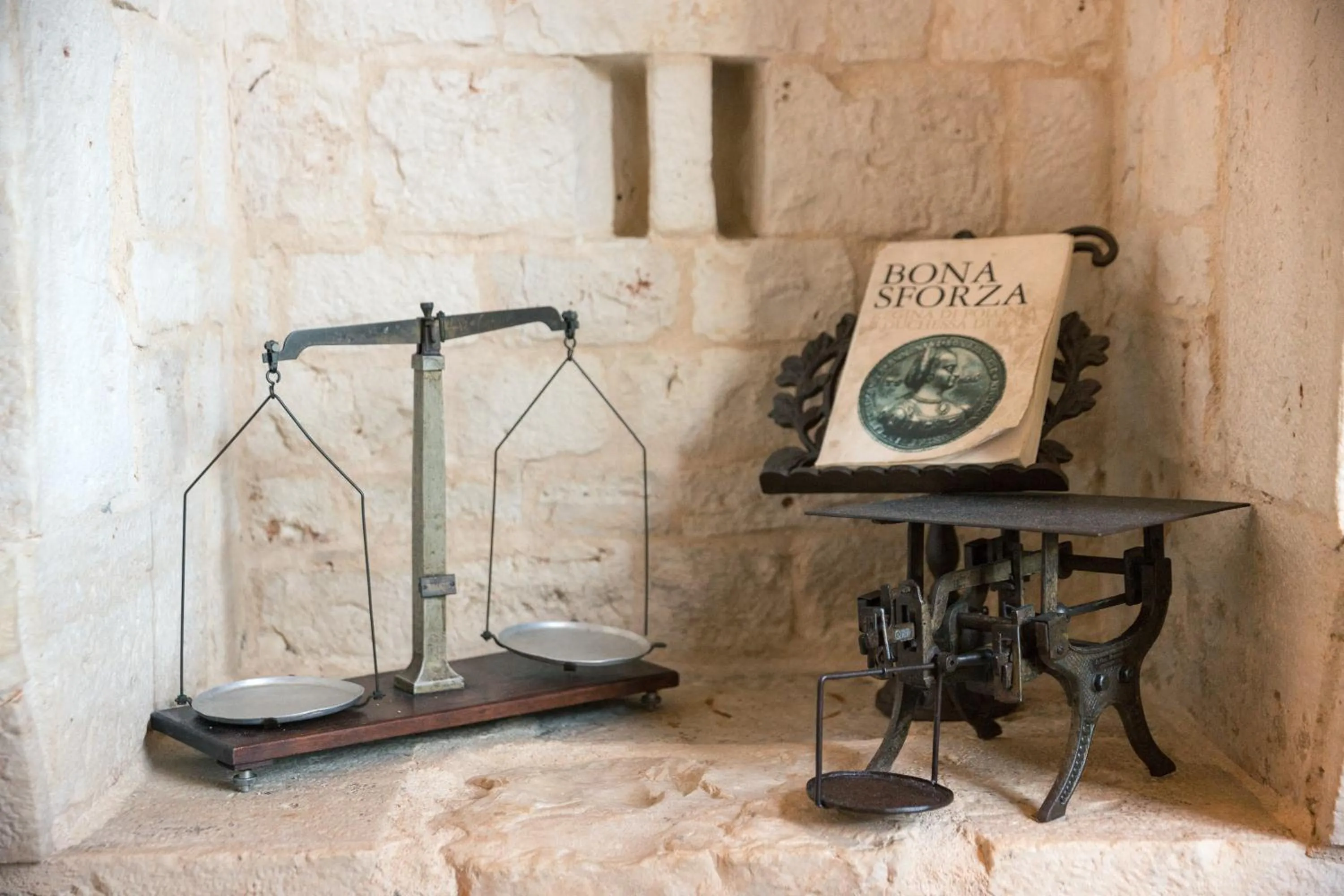 Decorative detail in Masseria Agrituristica Lama San Giorgio