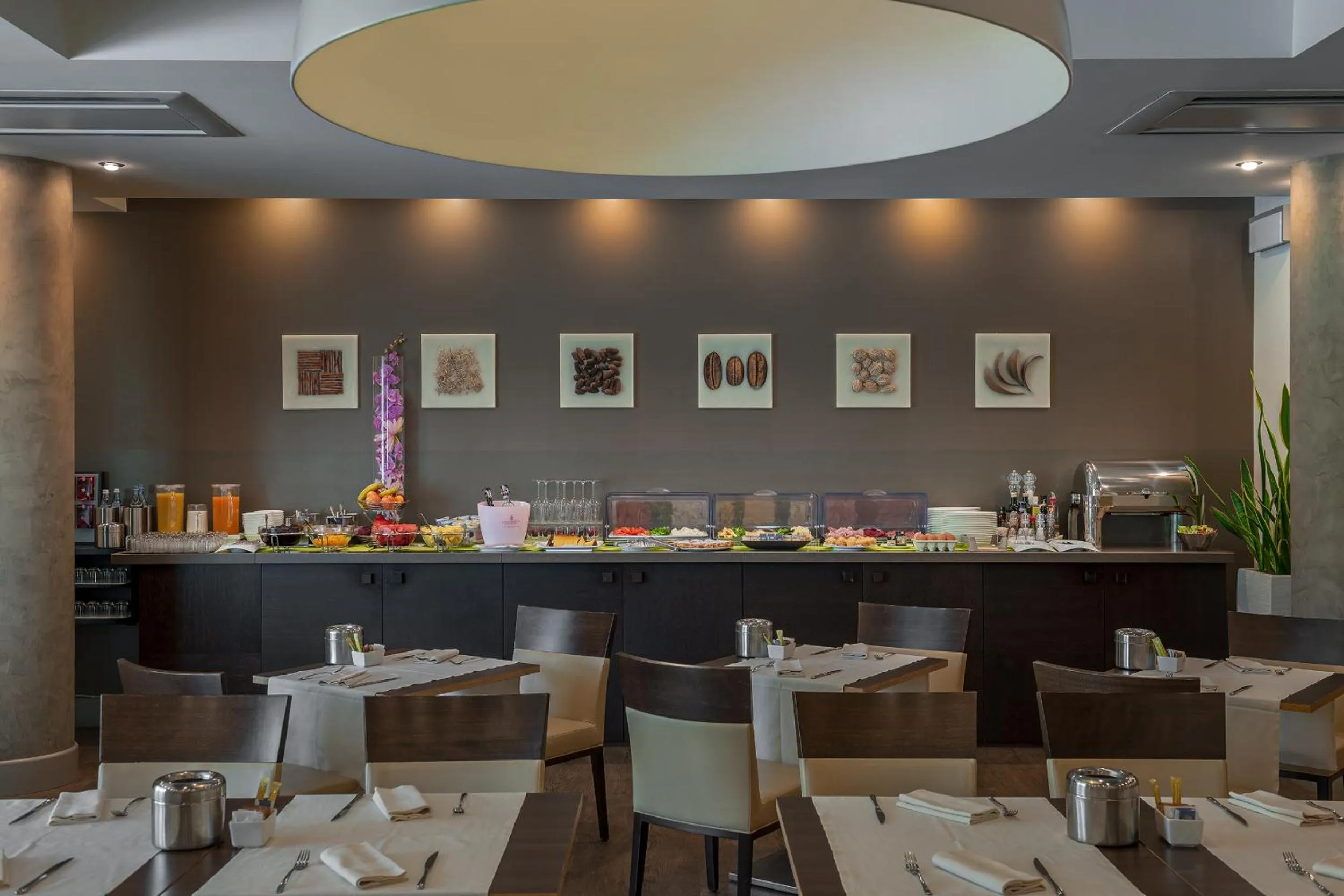 Buffet breakfast in Hotel Nazionale