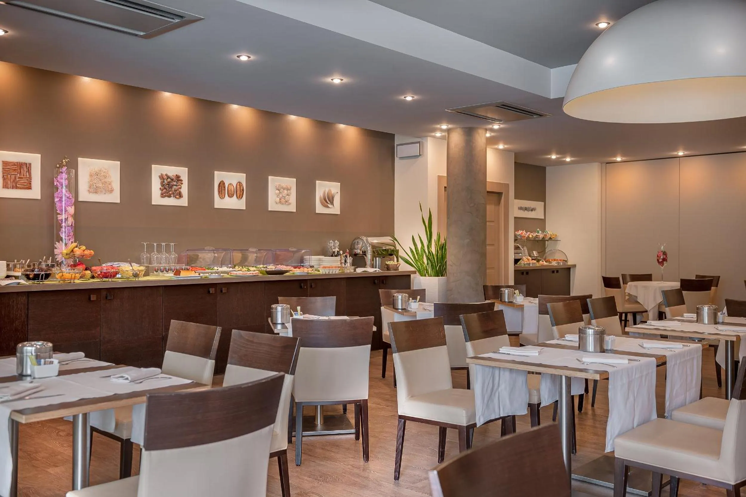 Buffet breakfast in Hotel Nazionale