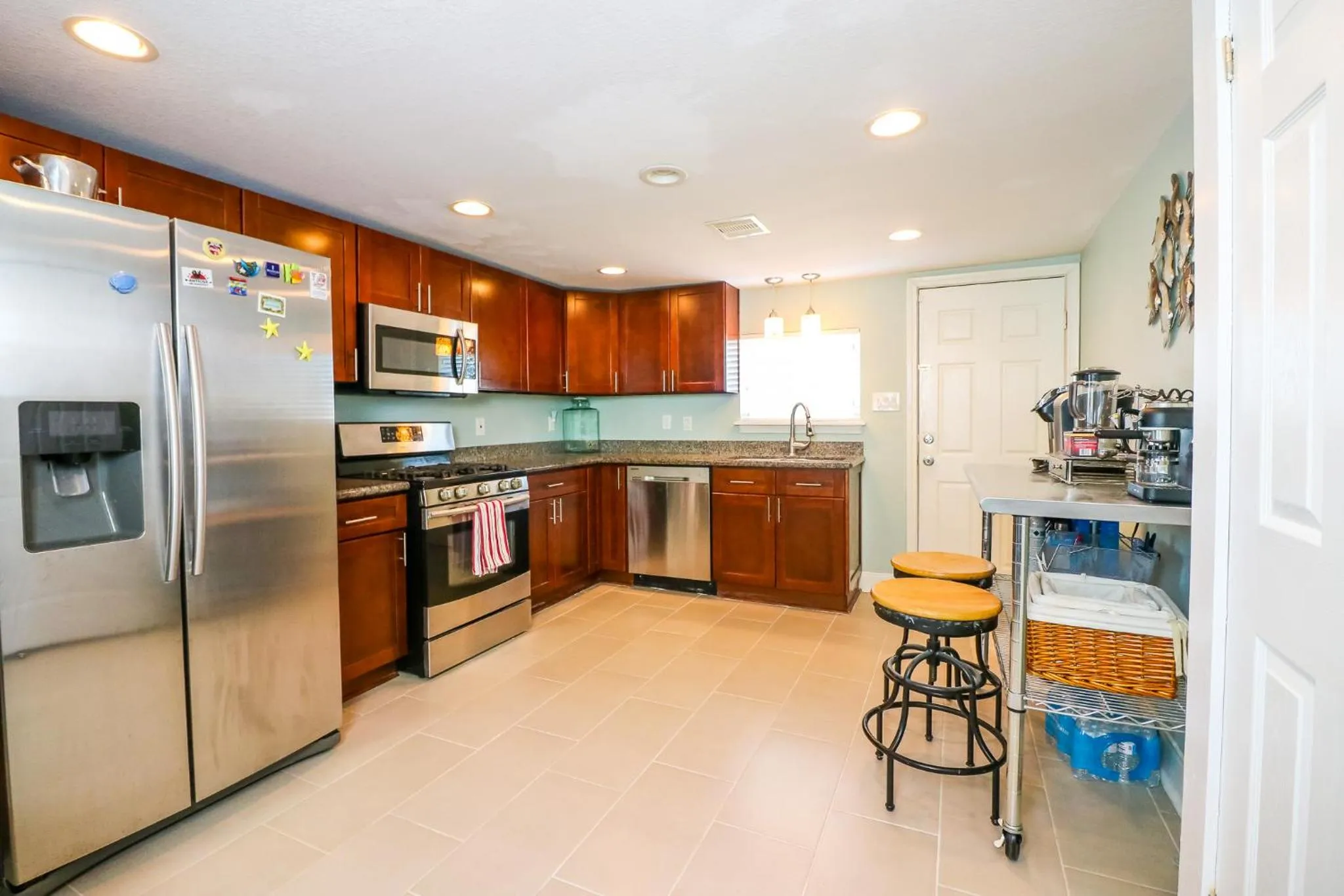 PERFECT location spacious yard coffee bar at this lovely beach home