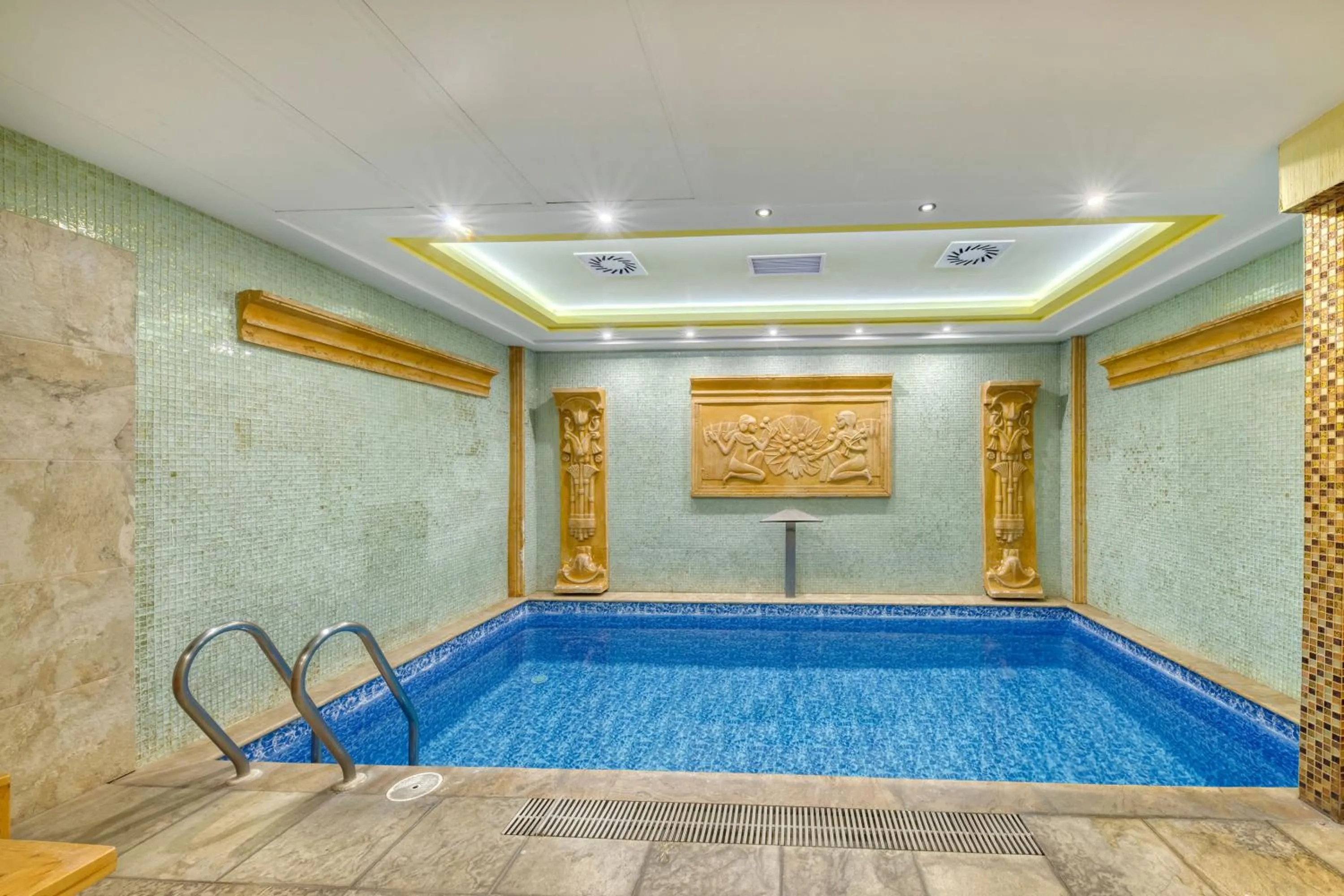 Swimming pool in Spa Hotel Grace Forum