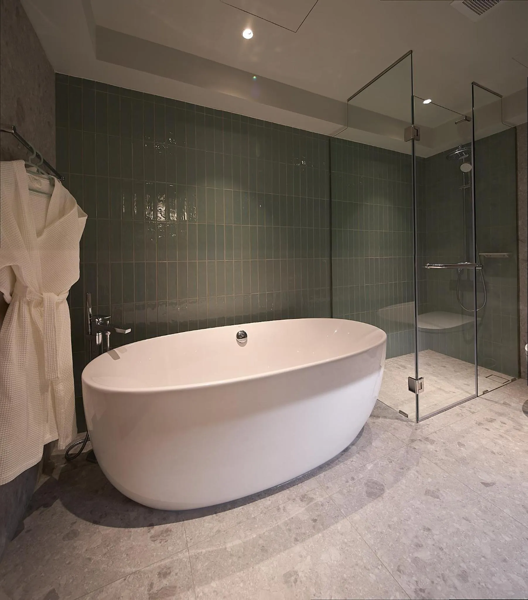 Bath in The Path Siam