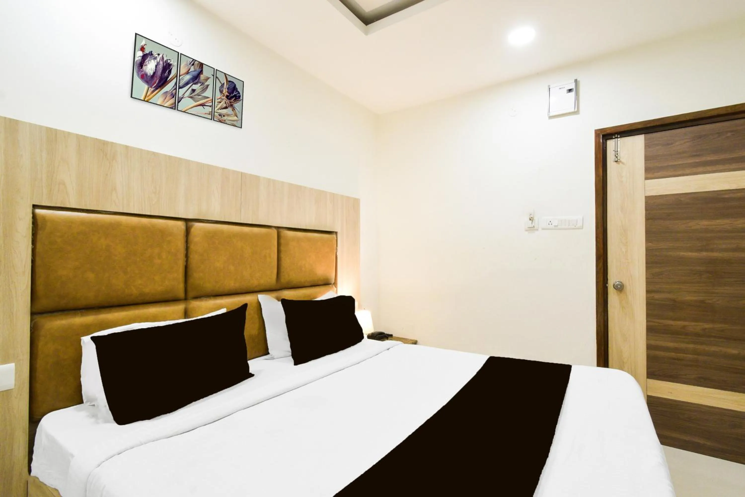 Bedroom, Bed in Super Townhouse Raniganj formerly Devi Residency