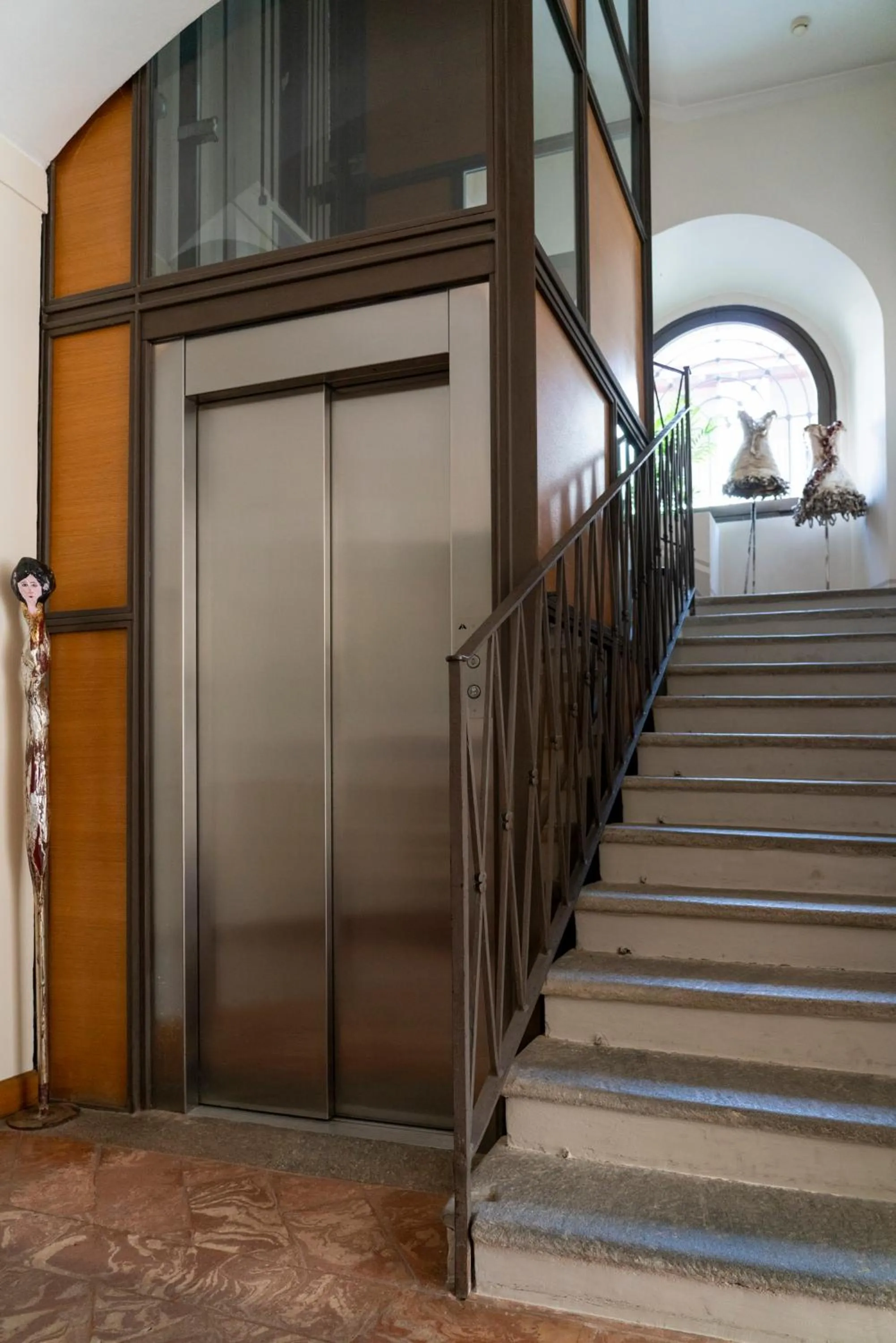 Text overlay in Art Hotel Varese