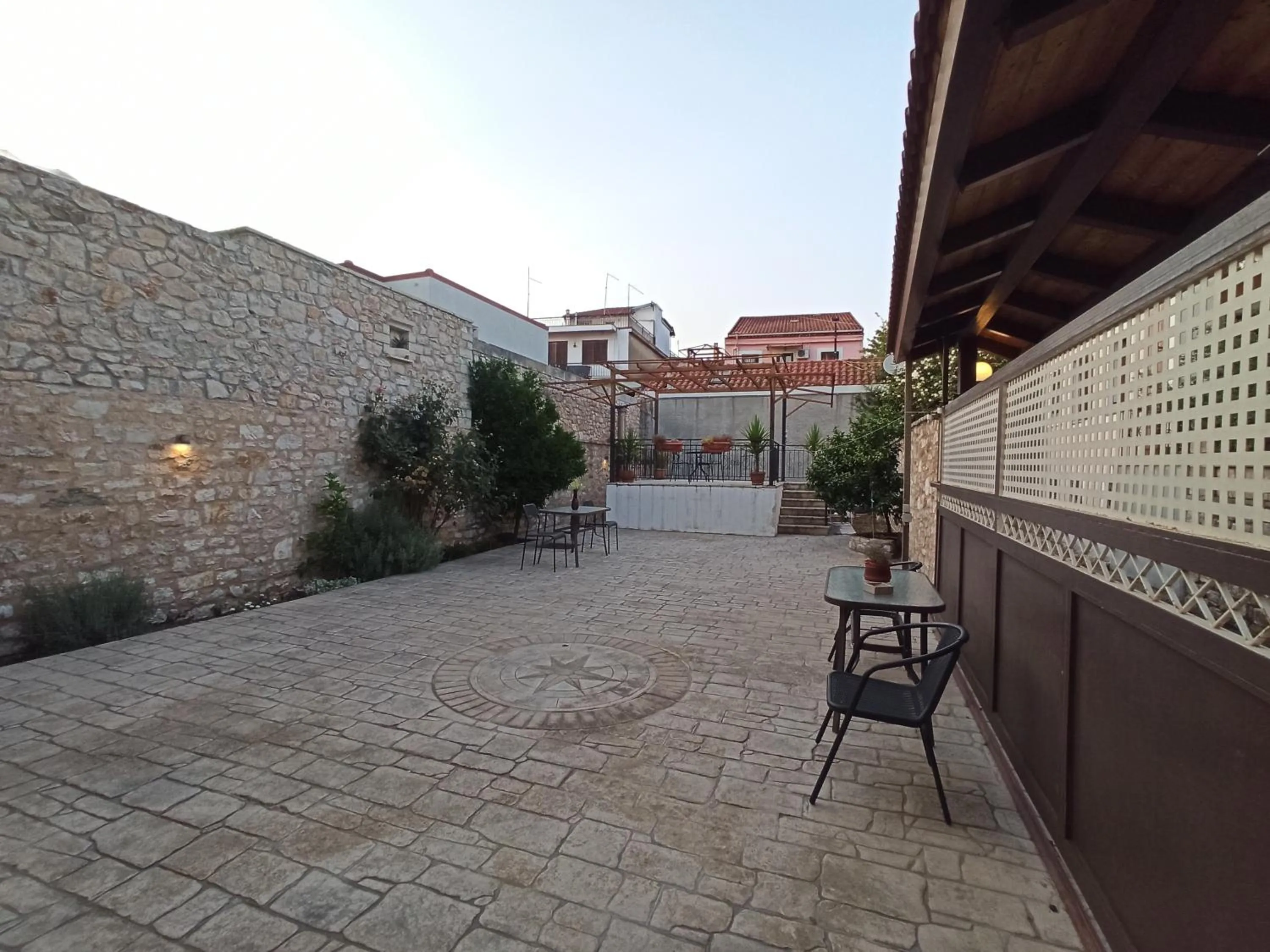 Inner courtyard view in To Agioklima