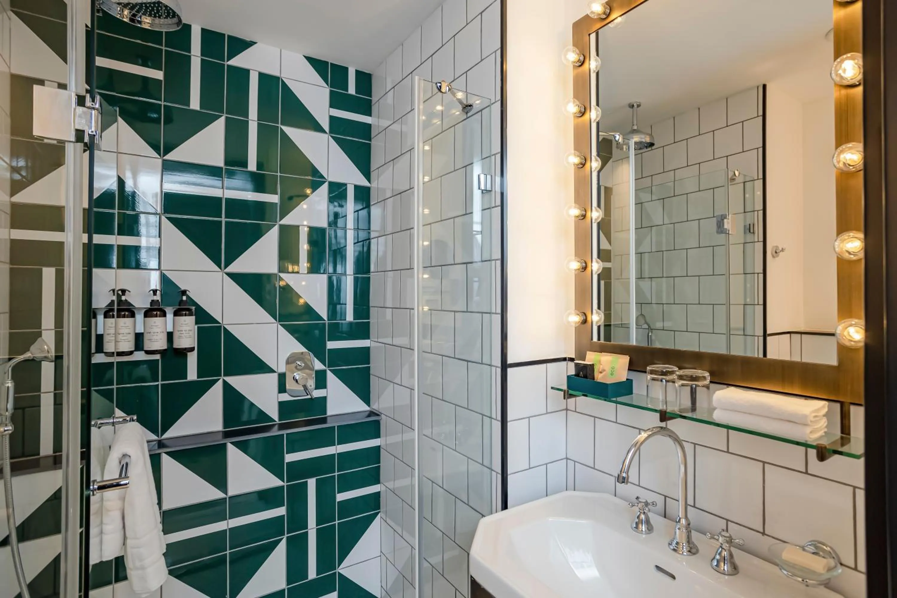 Shower in Backstage Hotel - an Atlas Boutique Hotel