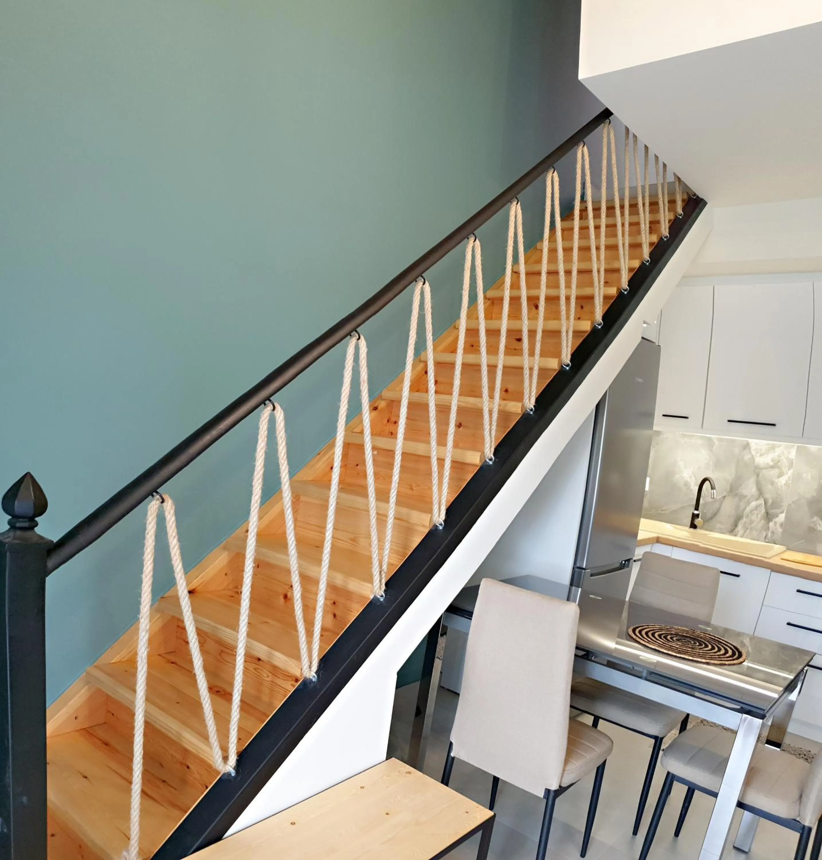 Kitchen or kitchenette in Almeta Suites