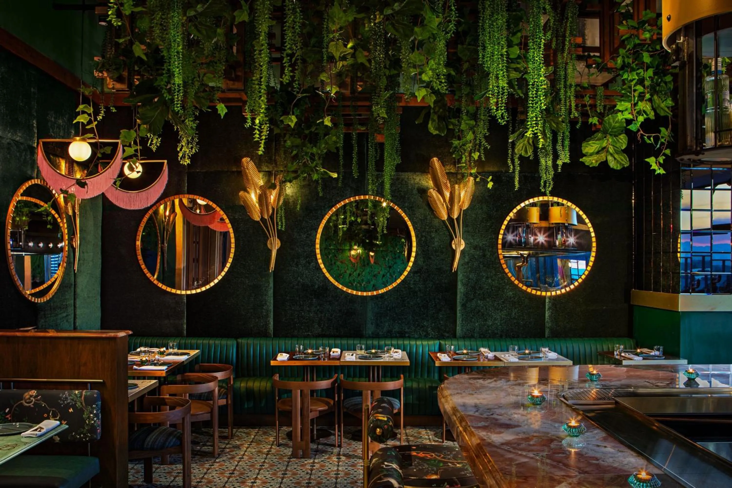 Lounge or bar in Moxy Downtown Los Angeles