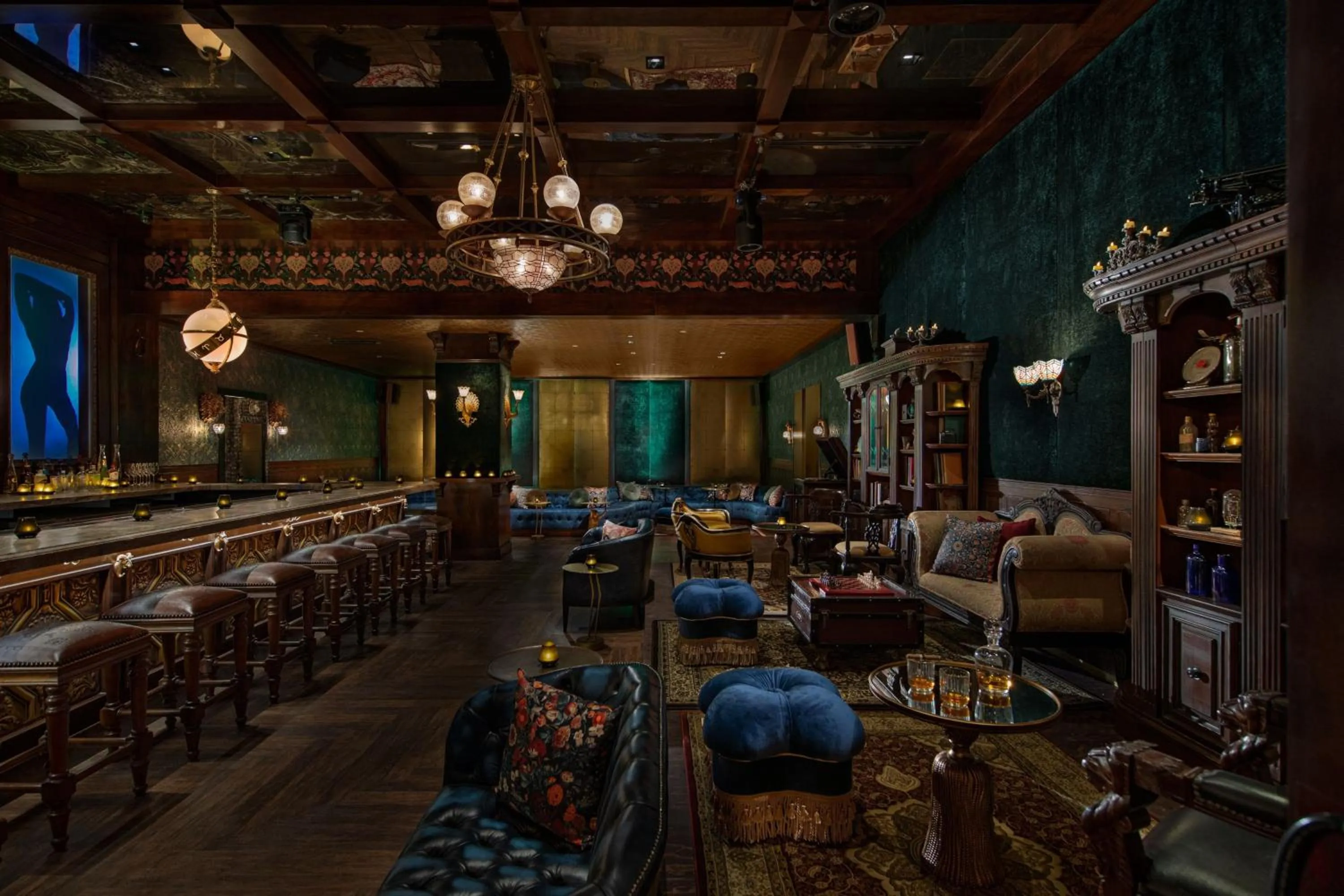 Lounge or bar in Moxy Downtown Los Angeles