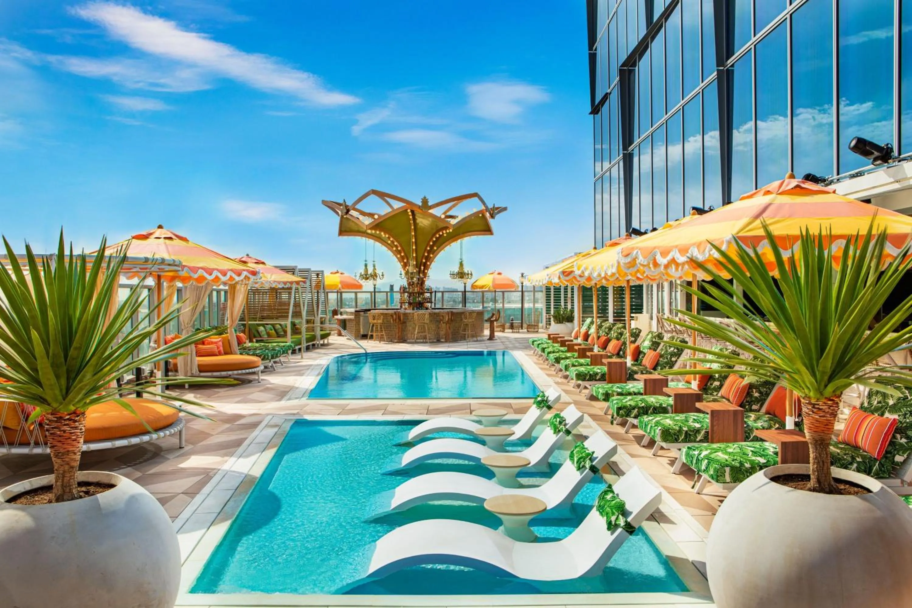 Swimming pool in Moxy Downtown Los Angeles