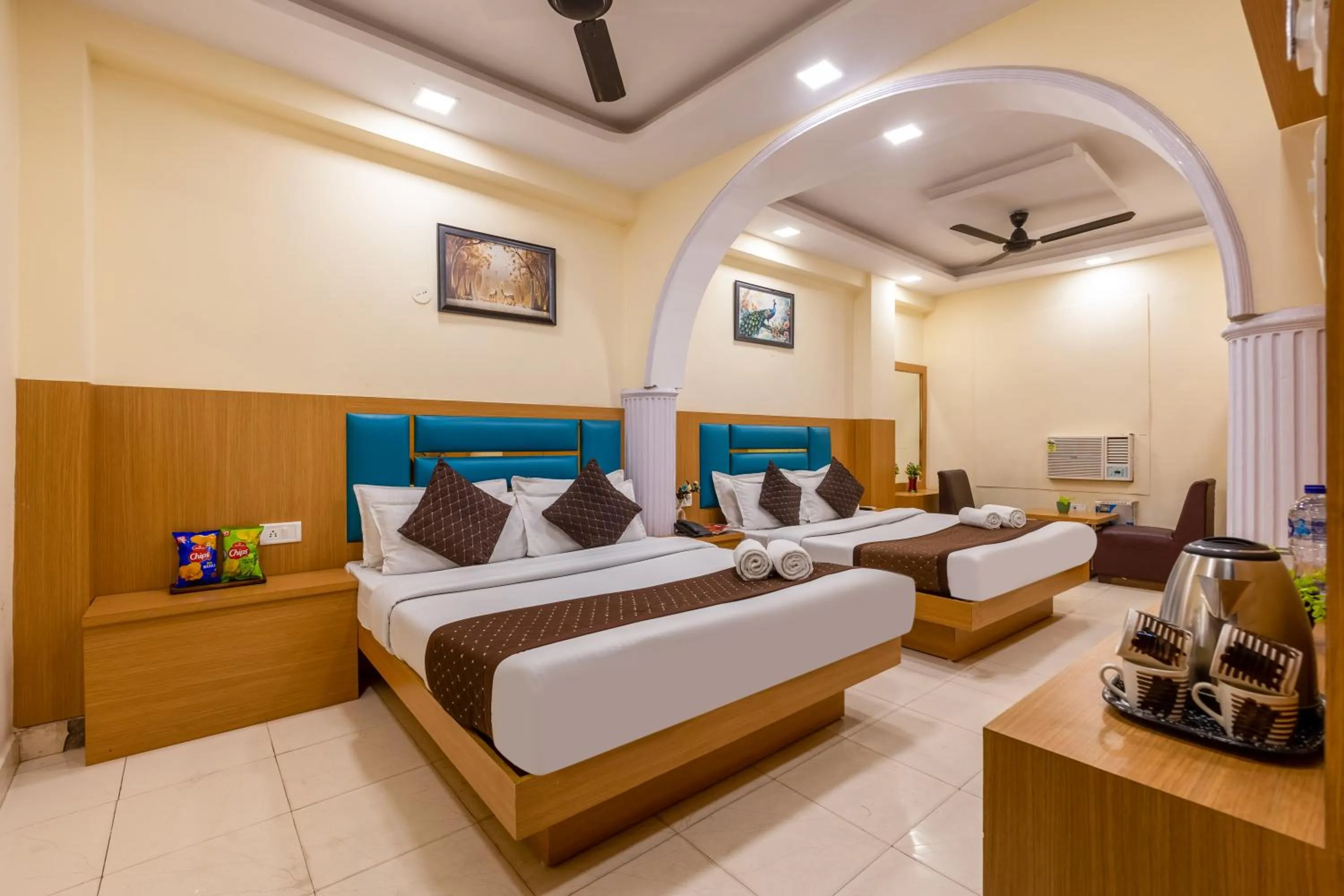 Photo of the whole room, Bed in Hotel Ashoka Continental Near New Delhi Railway station