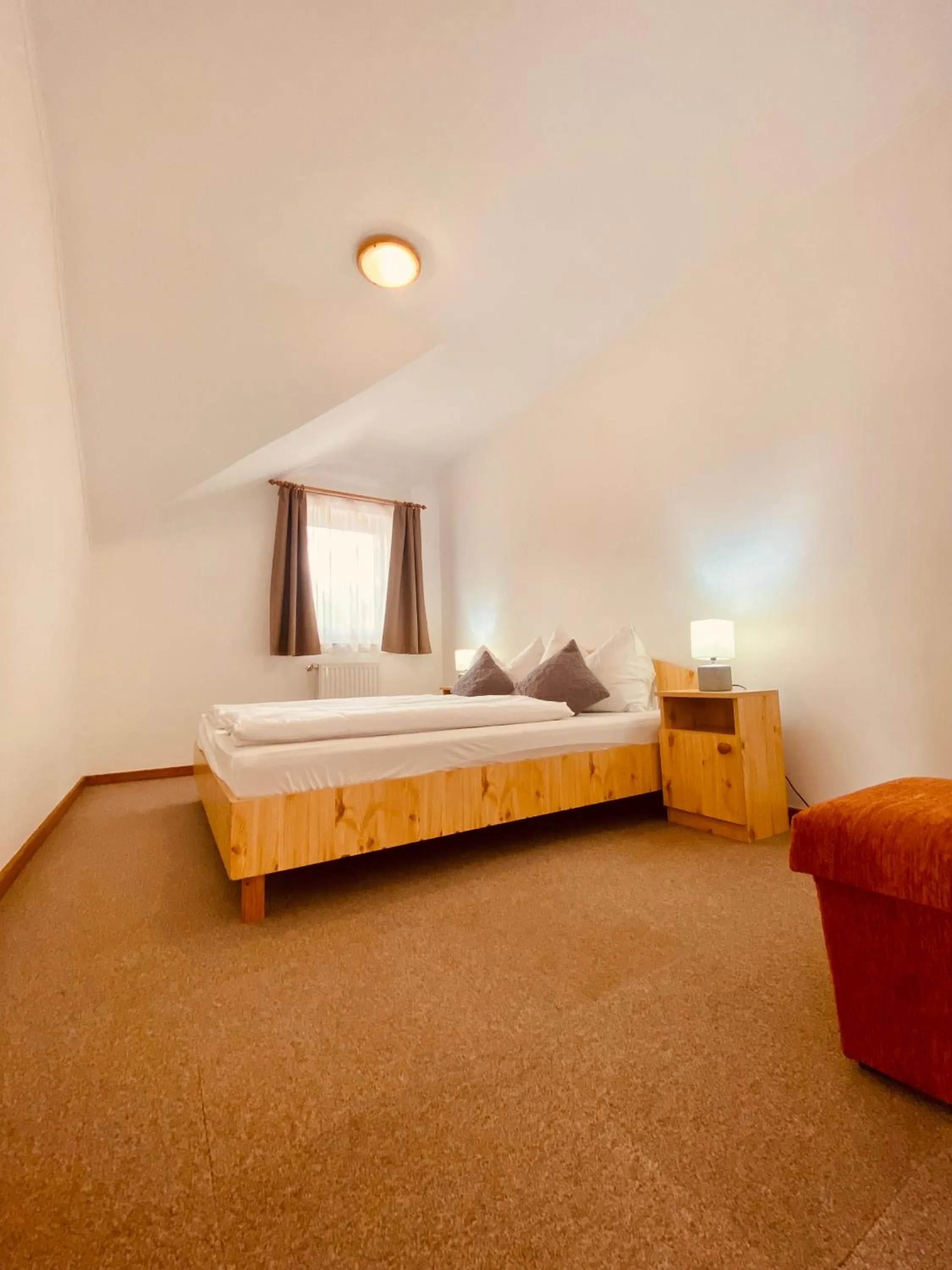 Bedroom, Bed in Sommer Panzió