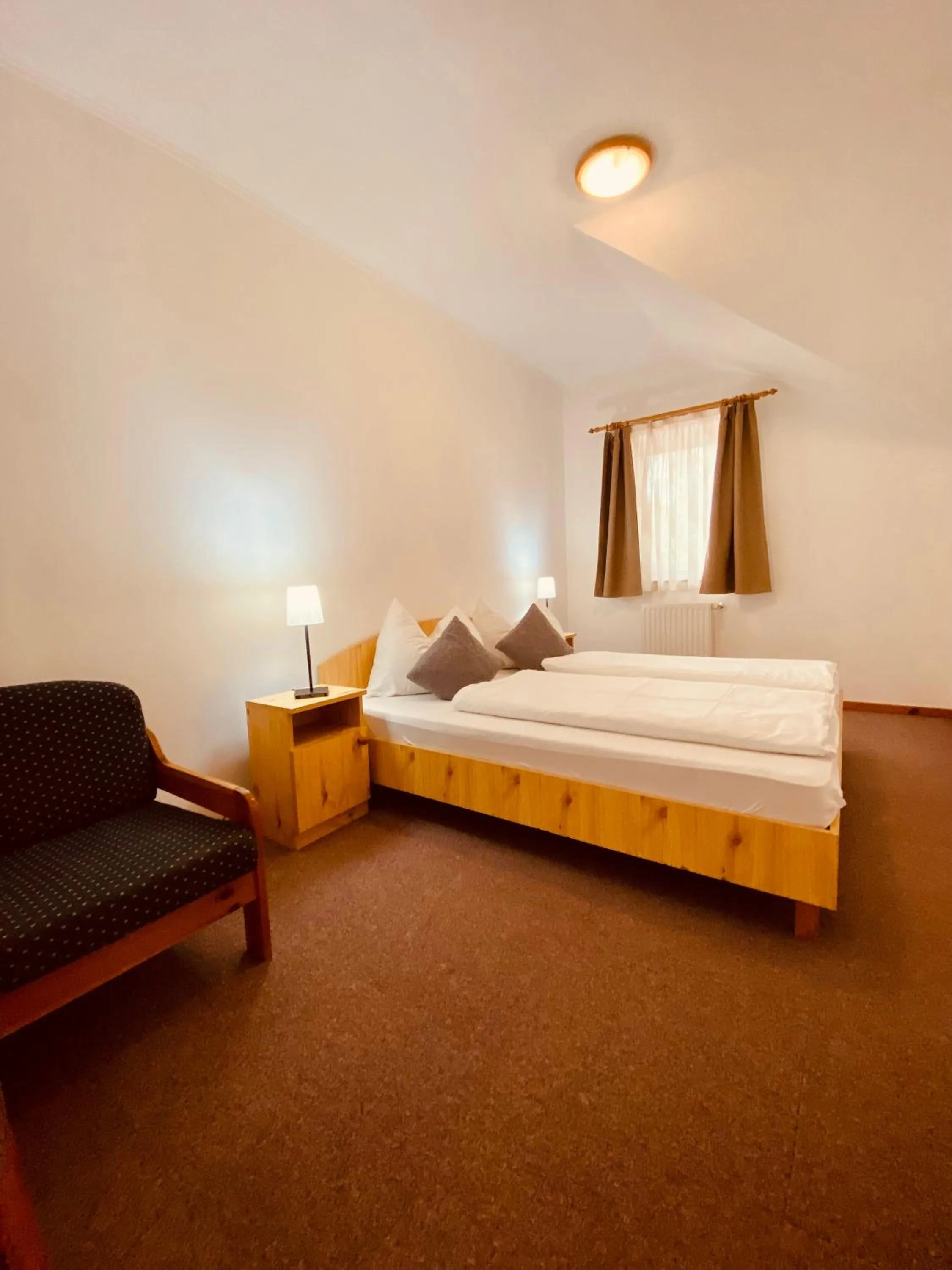 Bedroom, Bed in Sommer Panzió