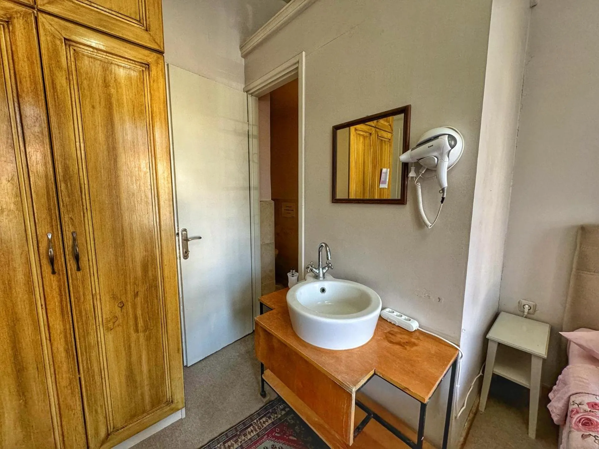 Toilet in Eolya Konuk Evi