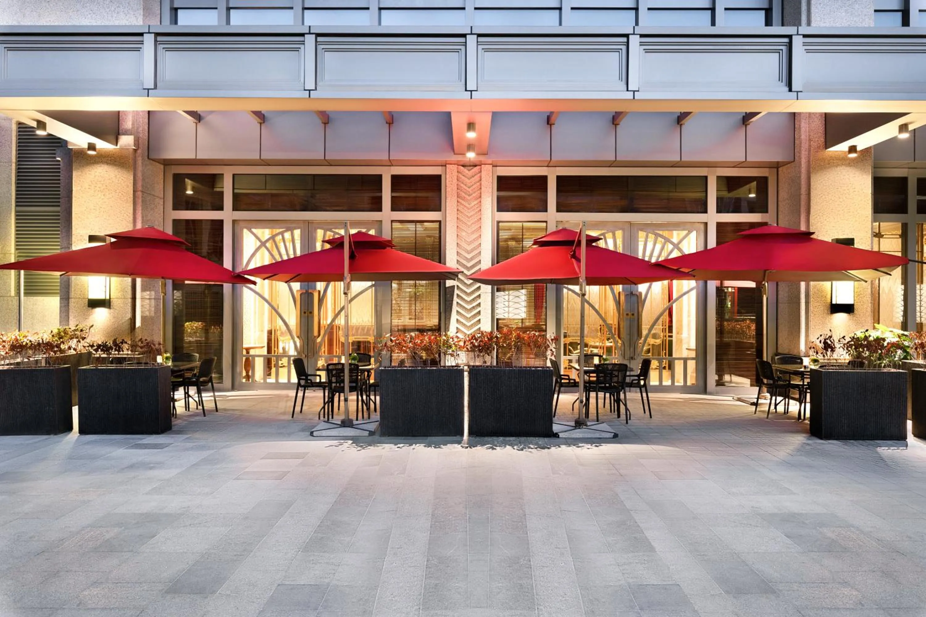 Restaurant/places to eat in Harbour Plaza Metropolitan Shanghai