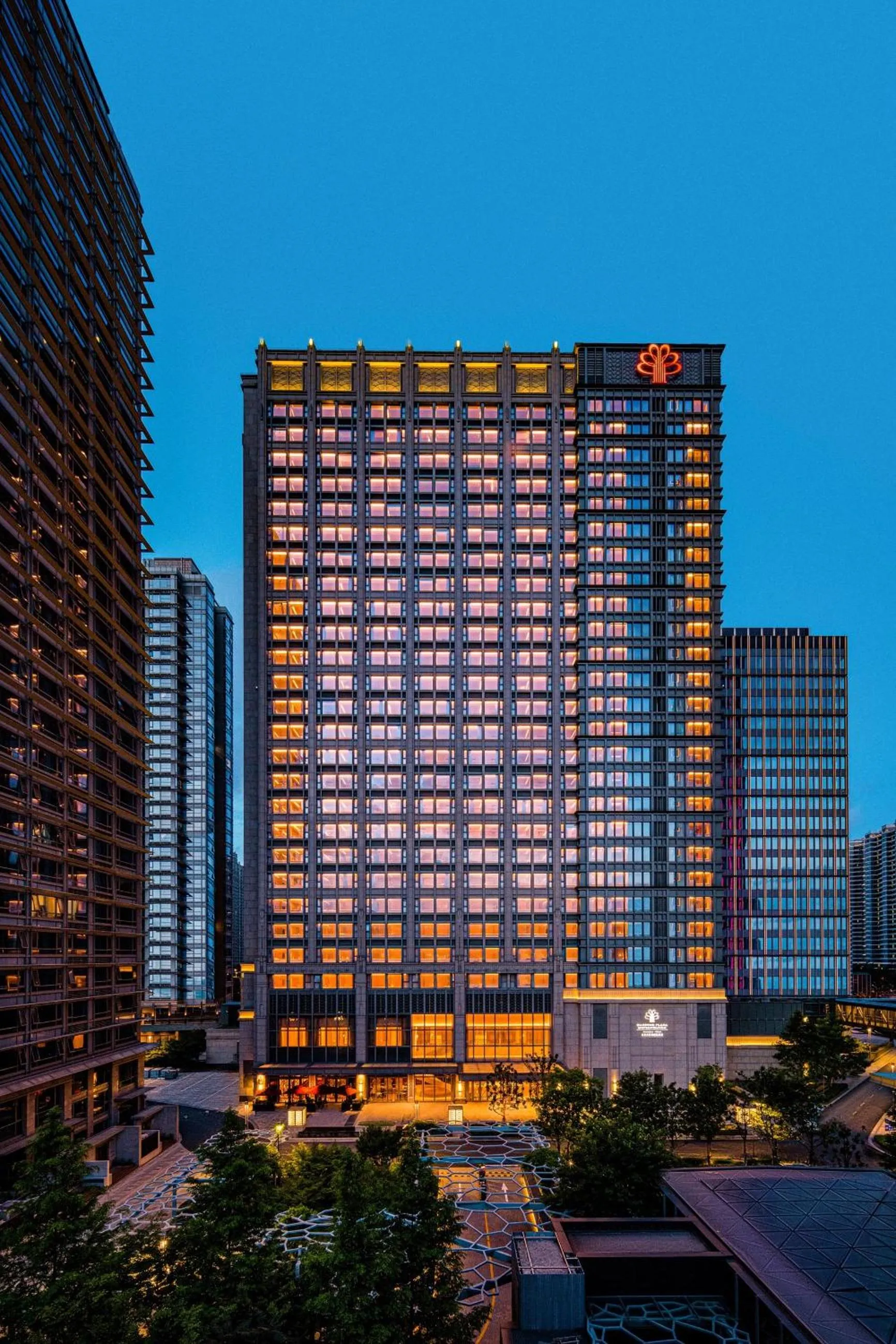 Property building in Harbour Plaza Metropolitan Shanghai