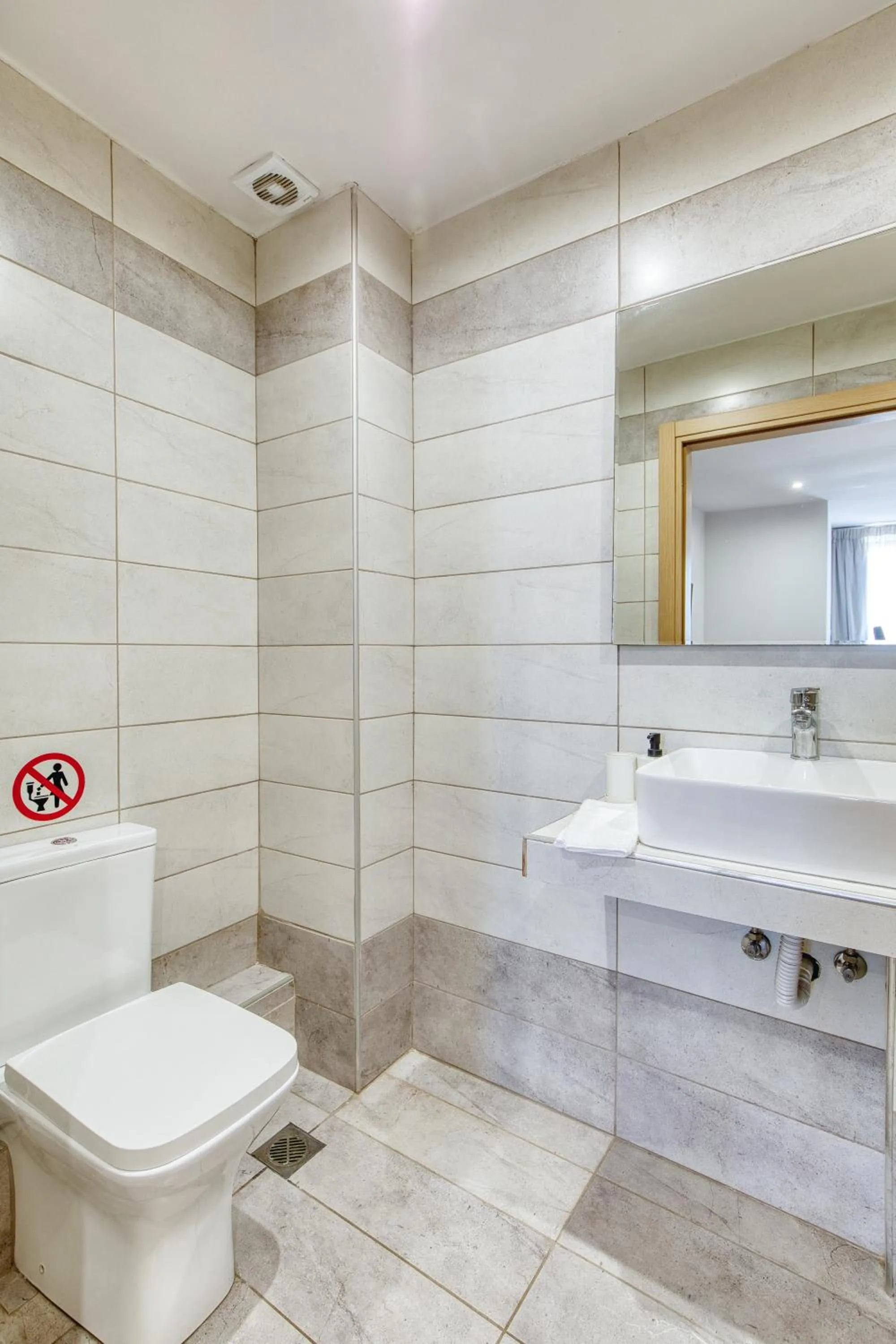 Toilet in Navitas House