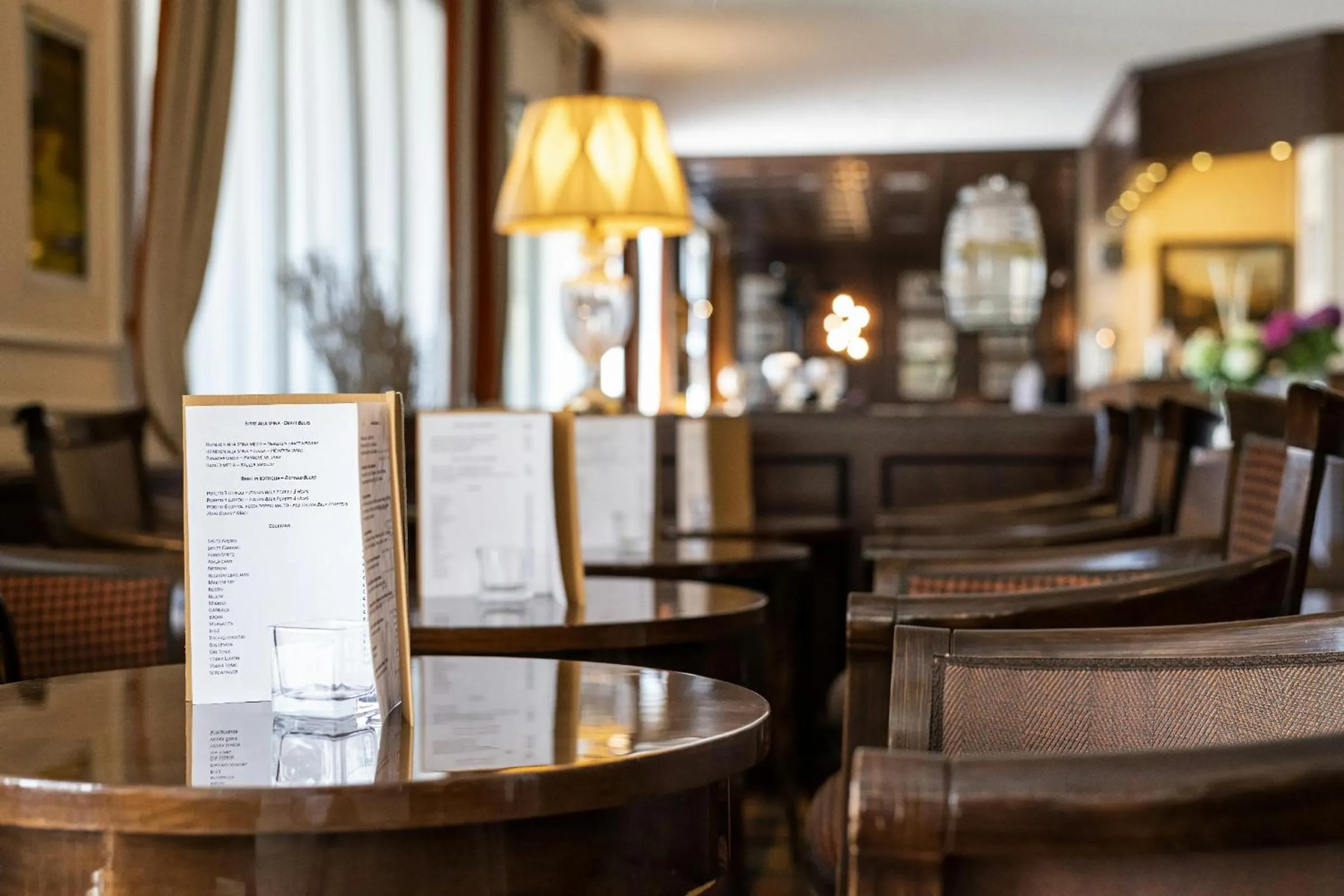 Lounge or bar in The Regency Sure Hotel Collection by Best Western