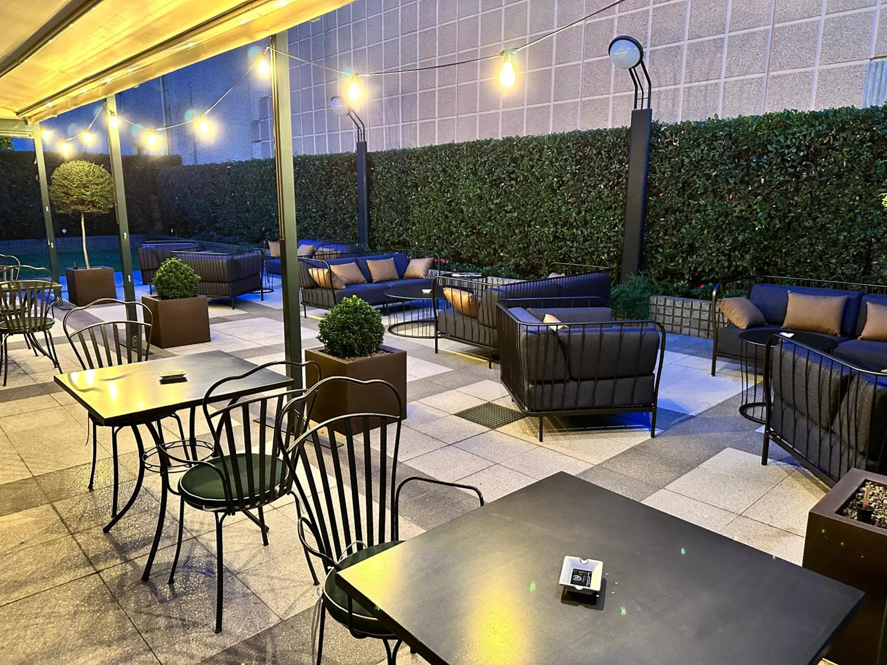 Garden in The Regency Sure Hotel Collection by Best Western