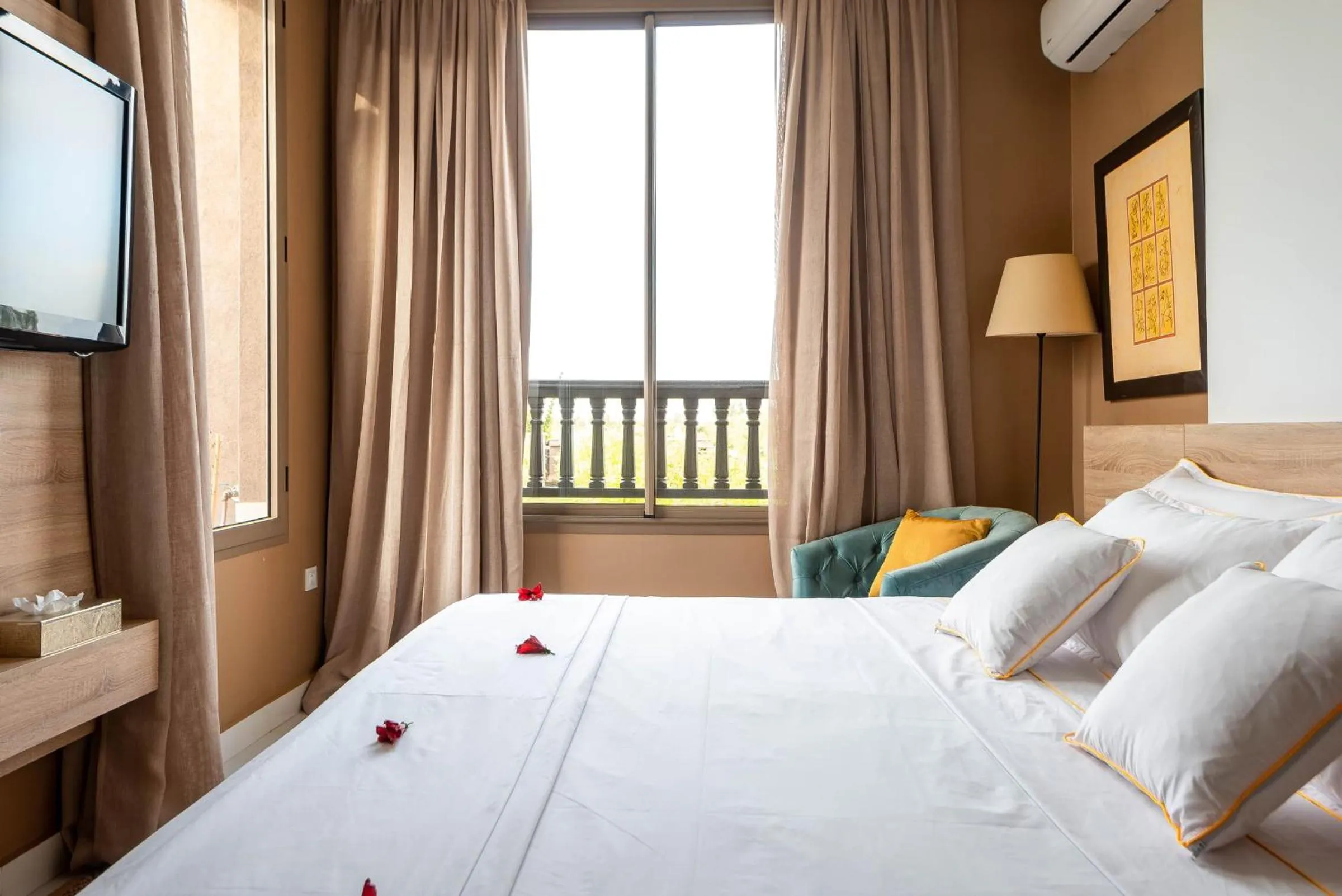 Communal lounge/ TV room, Bed in The Lemonary Marrakech