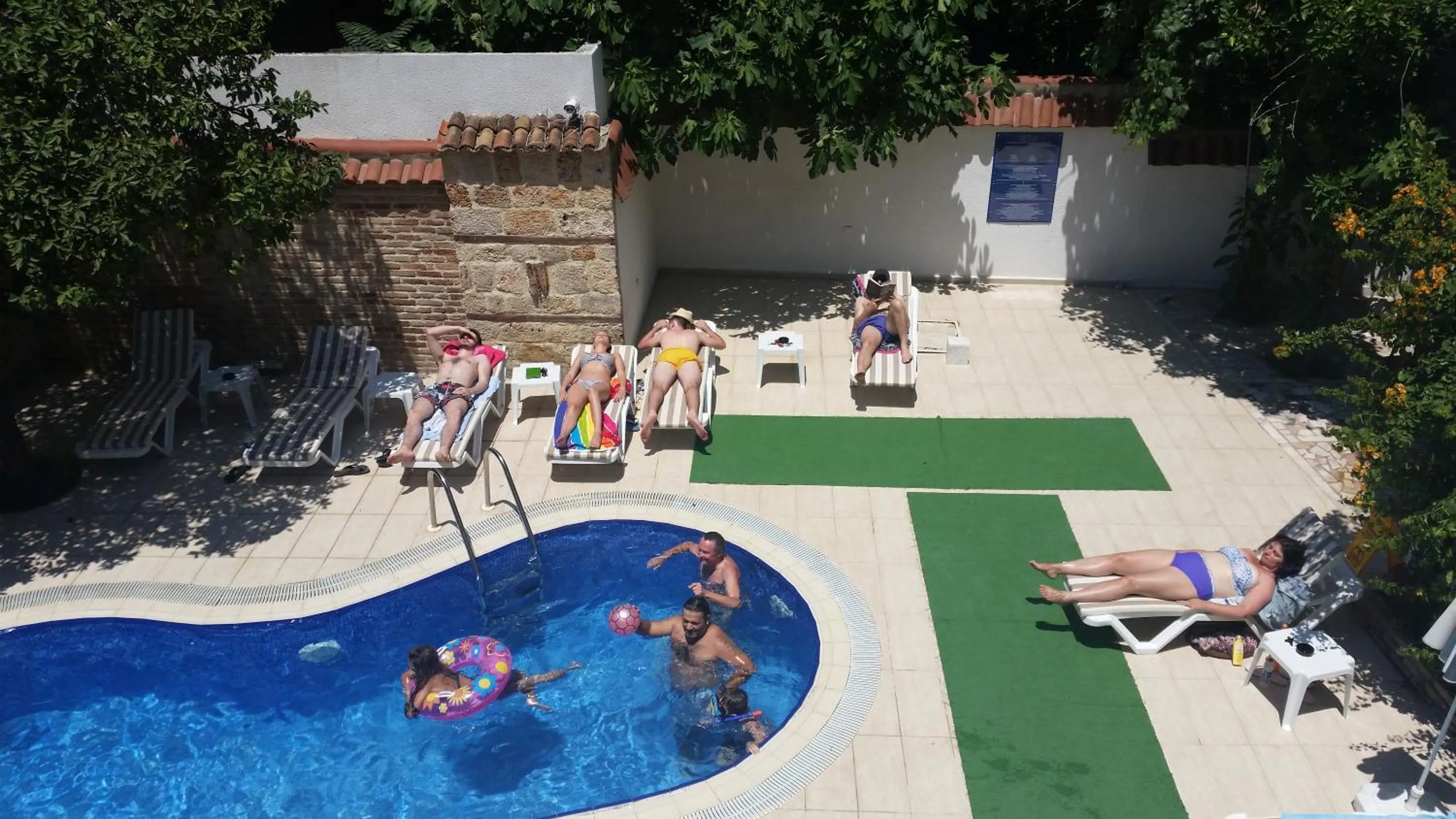 Swimming pool in Kaleiçi Ozkavak Hotel