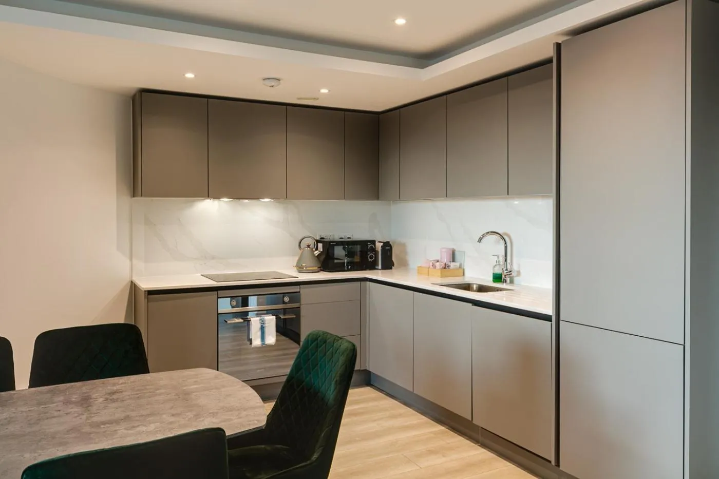 Kitchen or kitchenette in Charles Hope London Brentford
