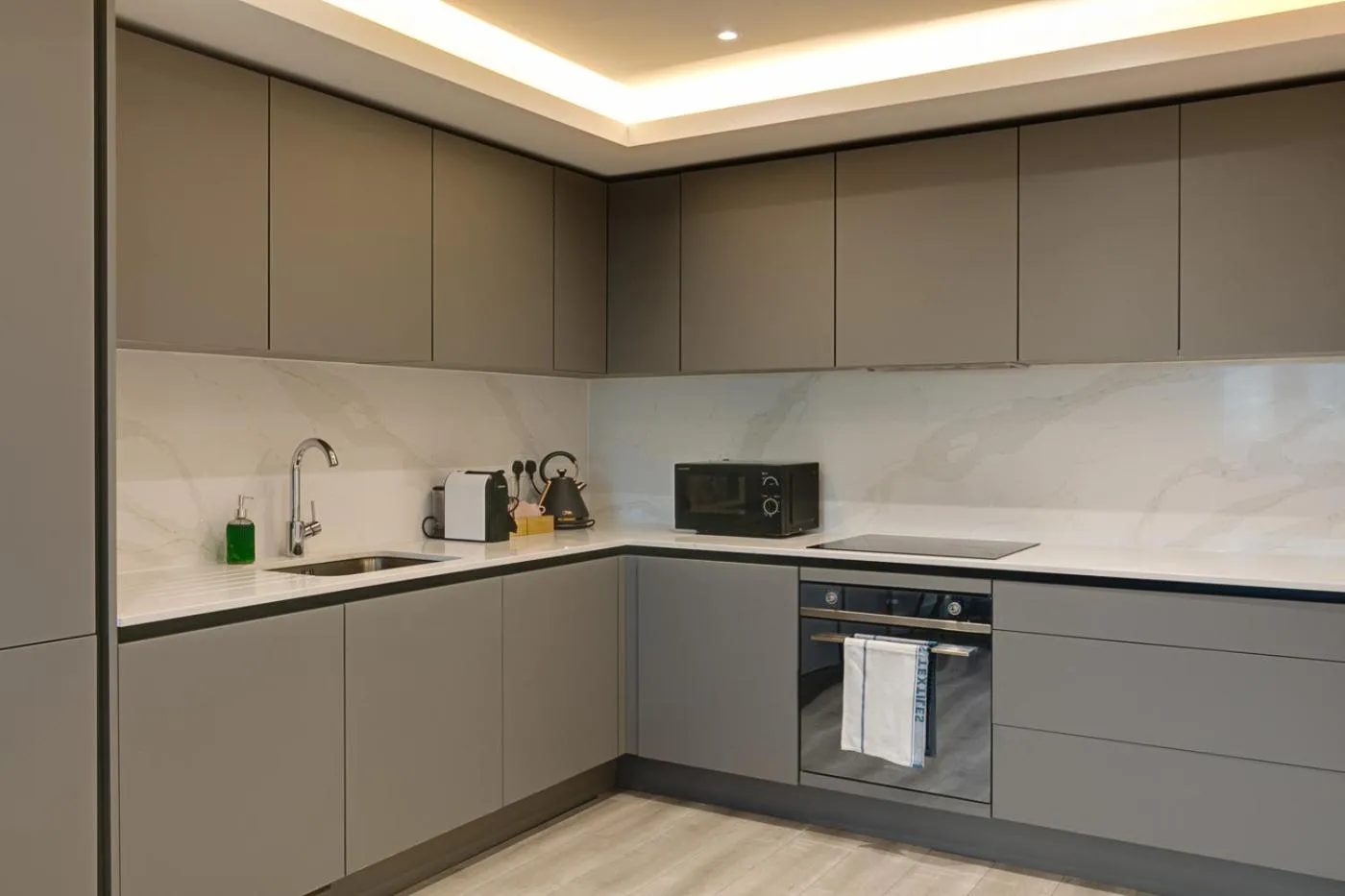 Kitchen or kitchenette in Charles Hope London Brentford