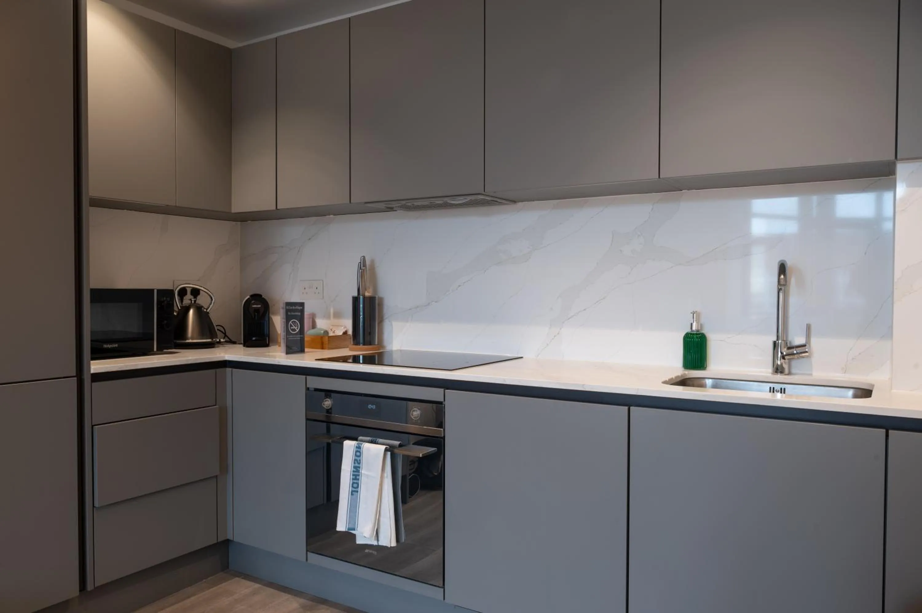 Kitchen or kitchenette in Charles Hope London Brentford