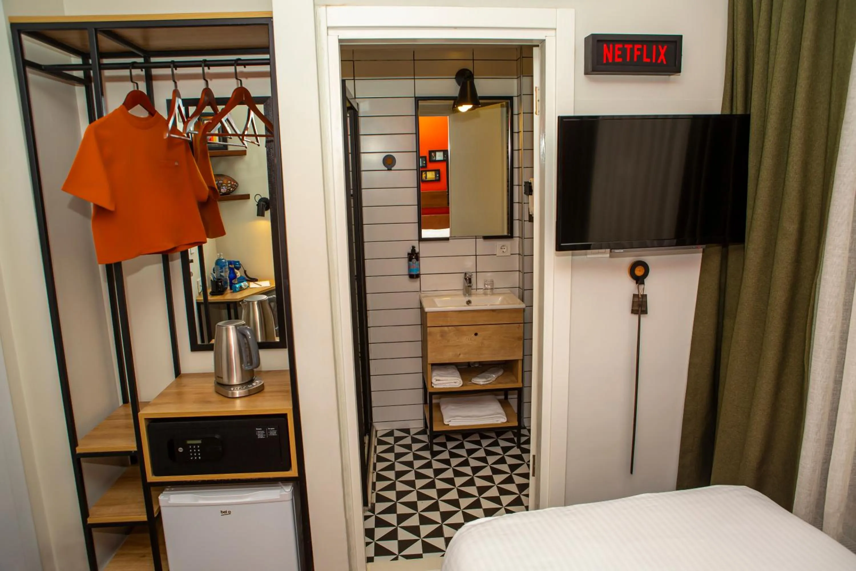 TV and multimedia, Bed in The Abies