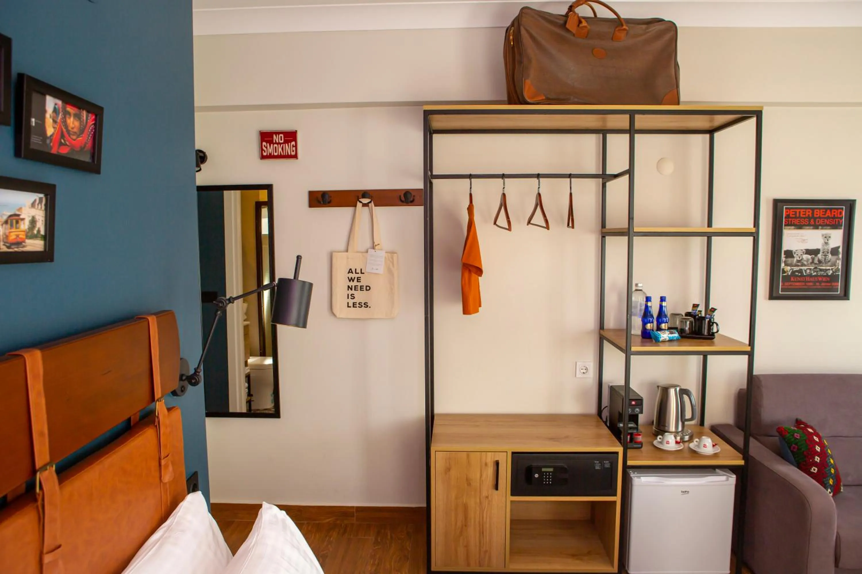 Photo of the whole room, Bed in The Abies