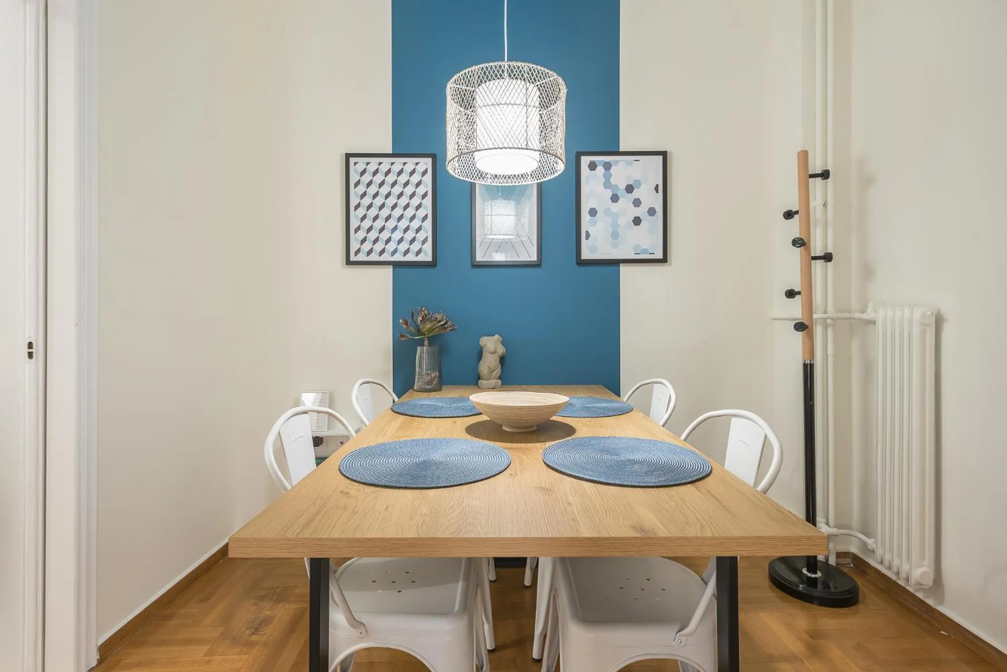 Dining area in City Suite by Cloudkeys