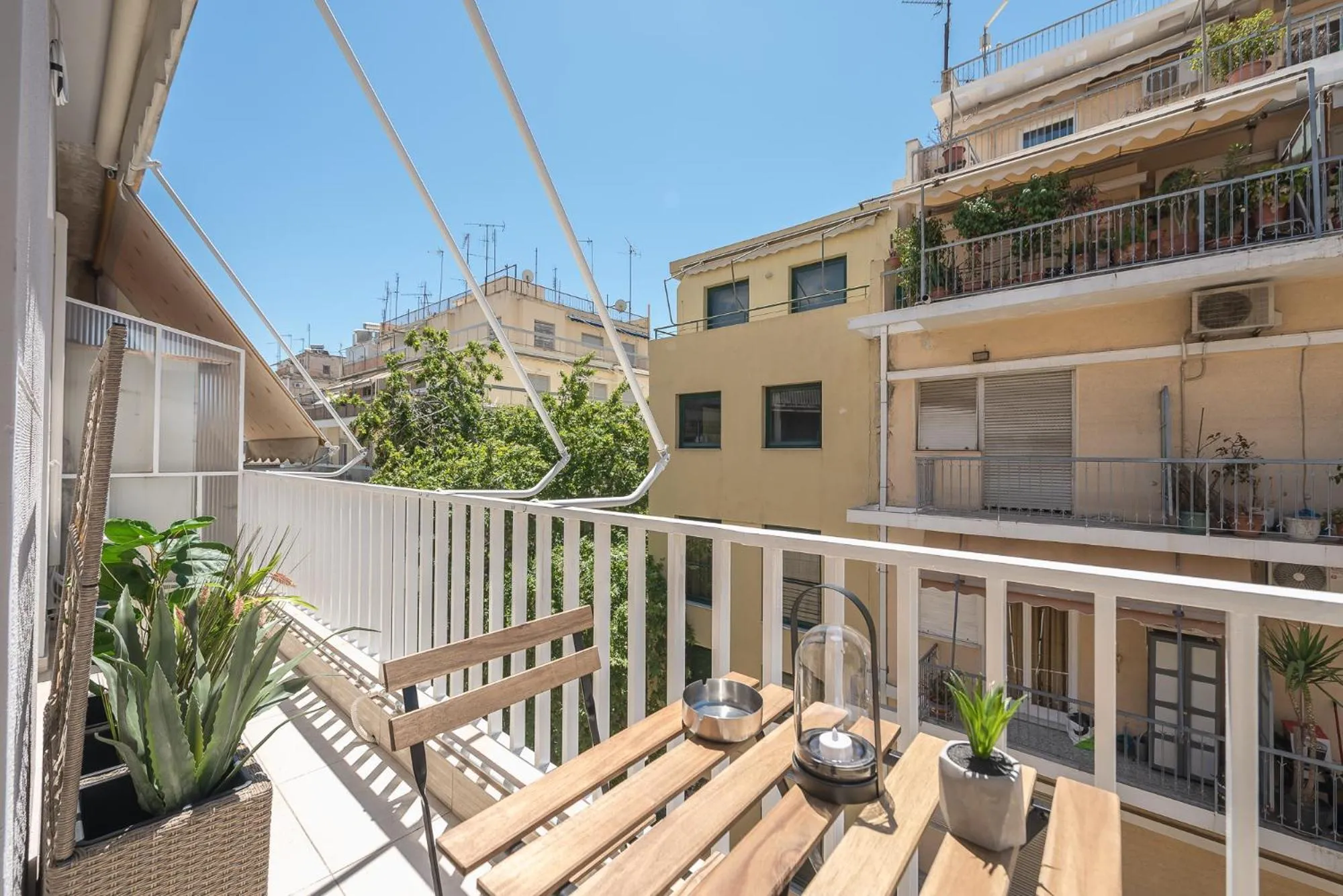 Balcony/Terrace in City Suite by Cloudkeys