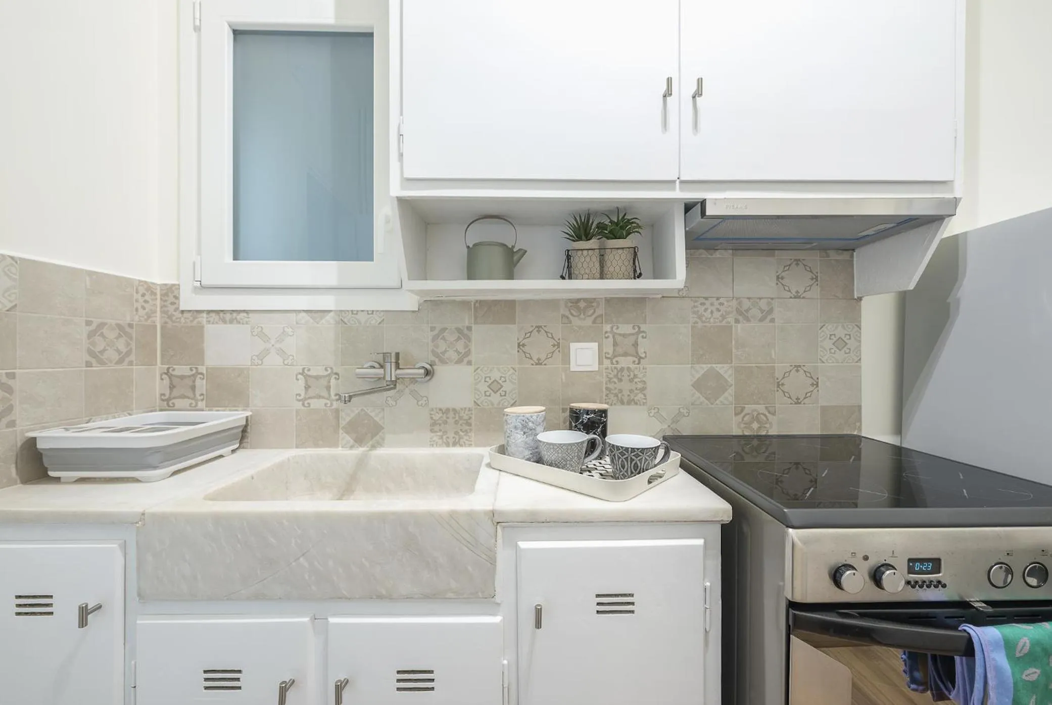 Kitchen or kitchenette in City Suite by Cloudkeys