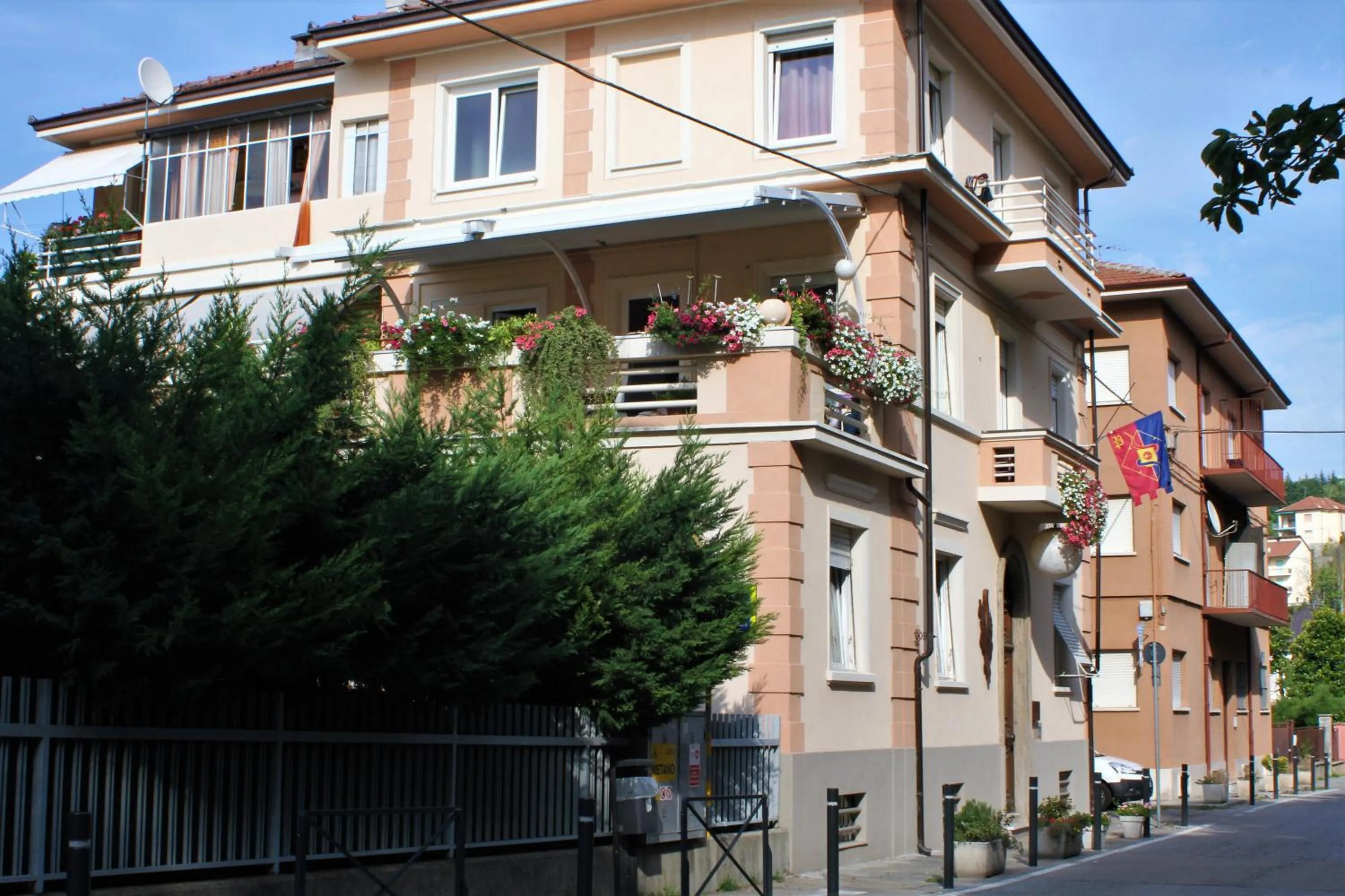 Property building in La Pajassa