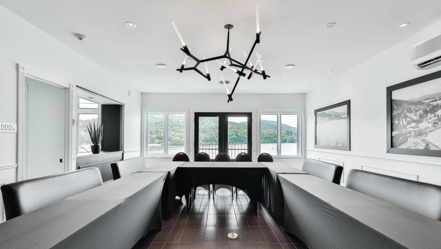 Business facilities in Auberge du Lac des Sables